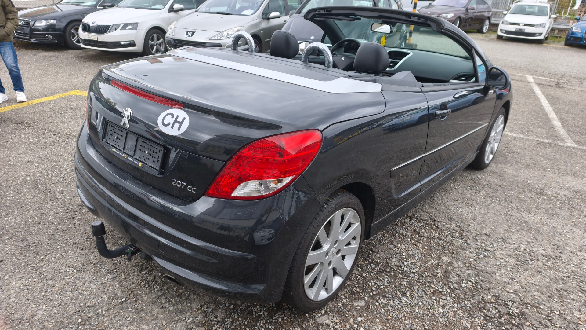 PEUGEOT 207 CC 1.6 16V Turbo Allure-image-4