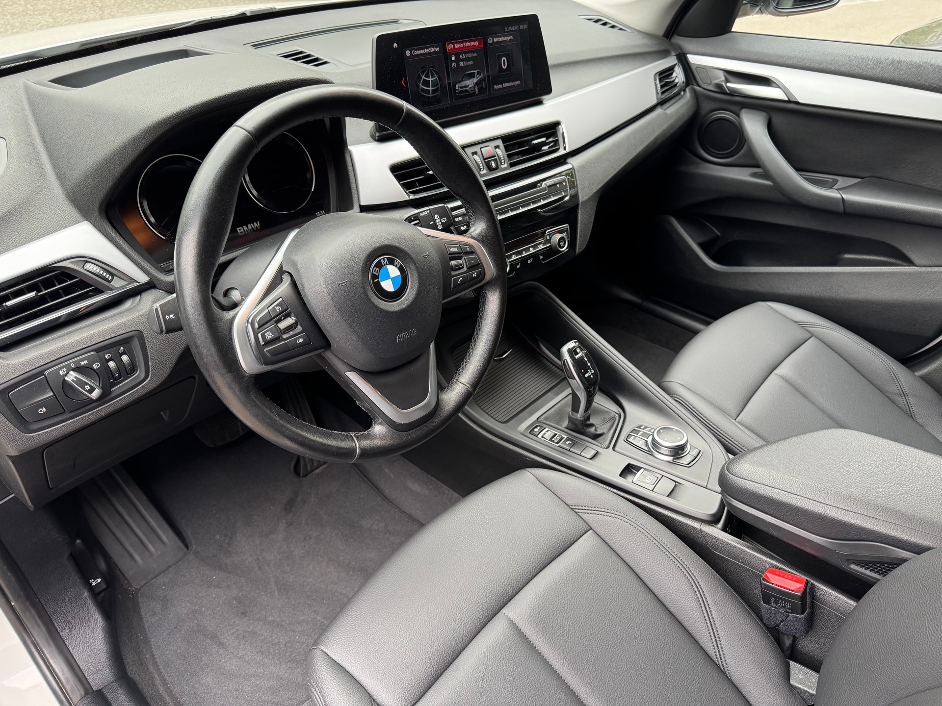 BMW X1 sDrive 18d Sport Line Steptronic-image-5