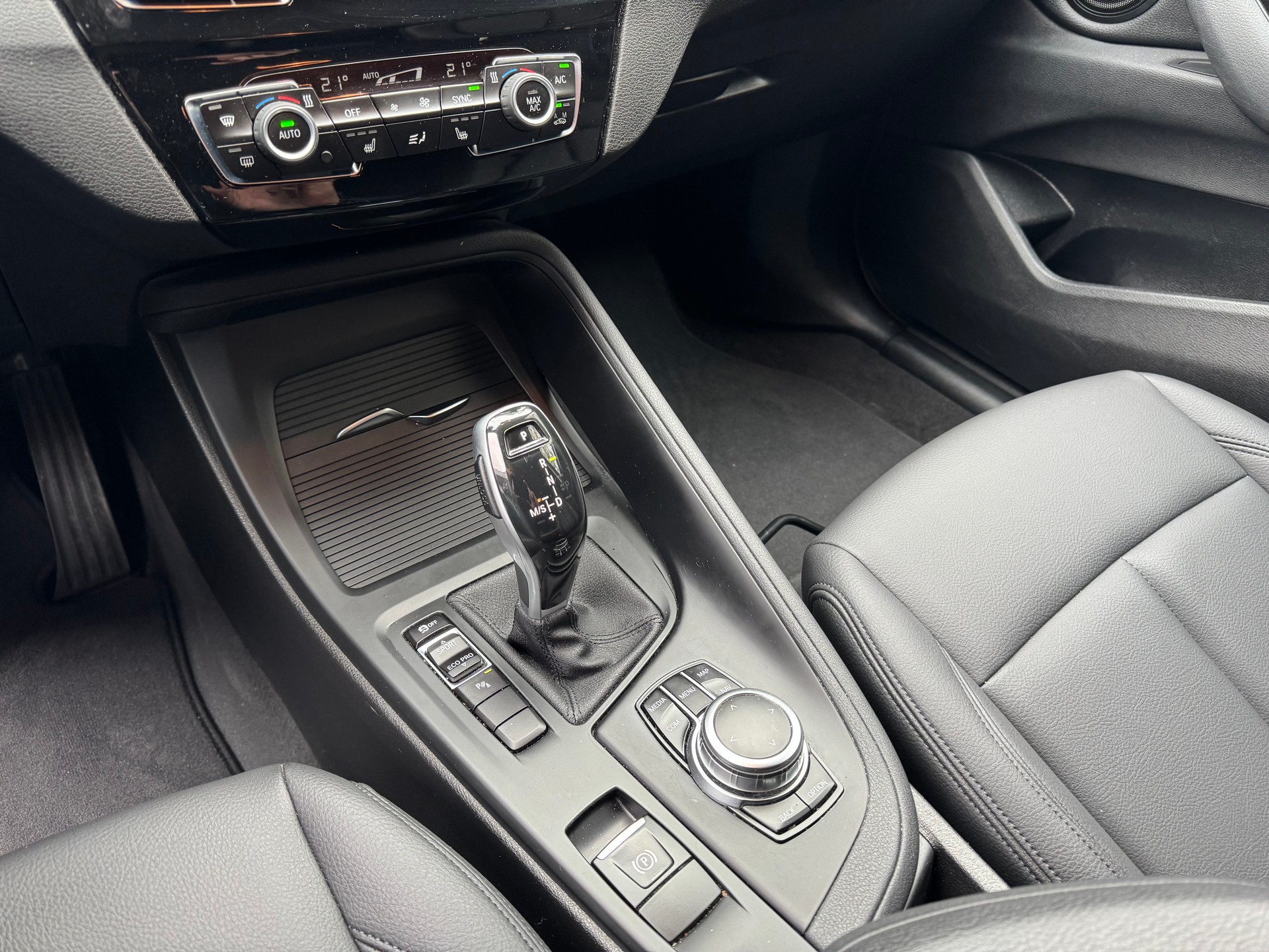 BMW X1 sDrive 18d Sport Line Steptronic-image-7