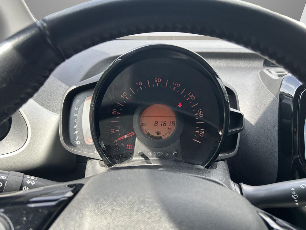 PEUGEOT 108 1.2 VTi Allure Top-image-12