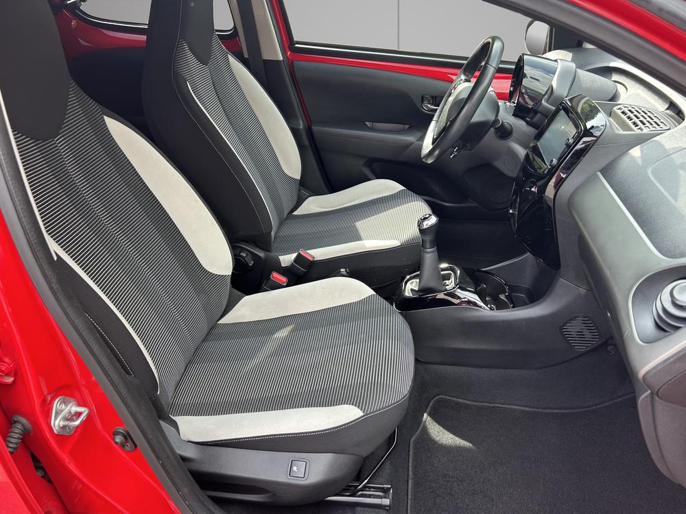 PEUGEOT 108 1.2 VTi Allure Top-image-13