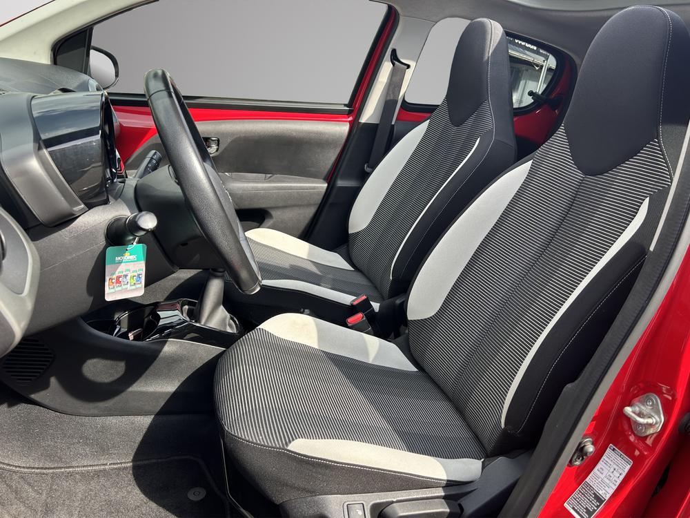 PEUGEOT 108 1.2 VTi Allure Top-image-8