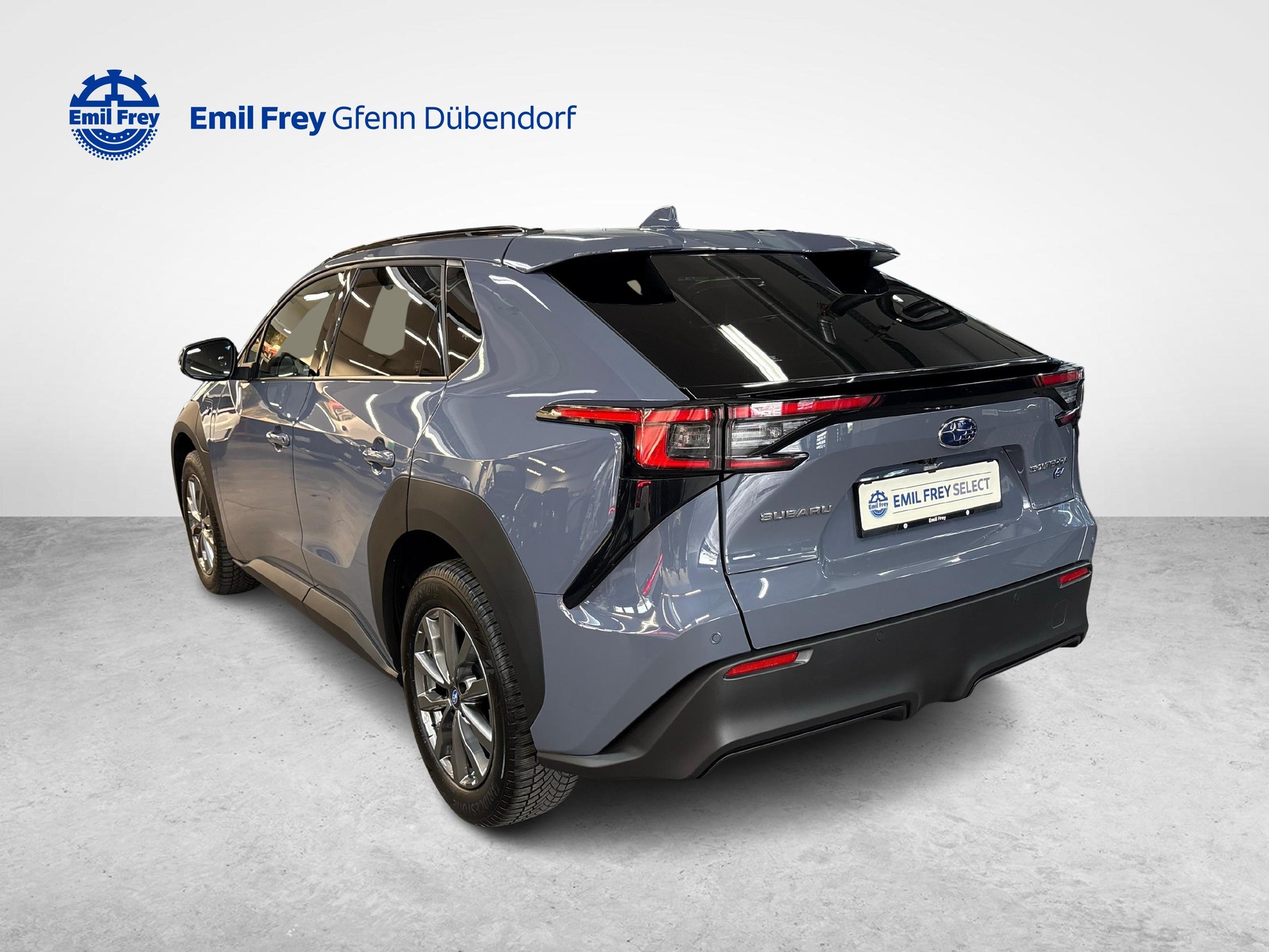 SUBARU Solterra eV Luxury AWD-showroom-element-3