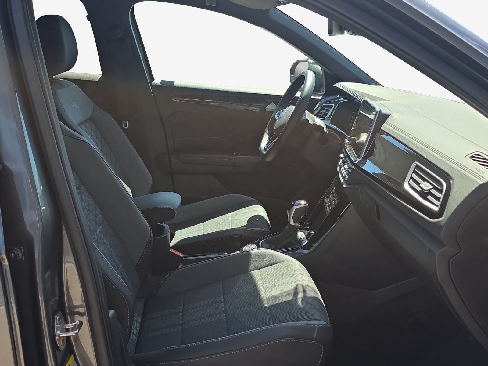 VW T-Roc 2.0 TSI R-Line DSG 4Motion-image-15