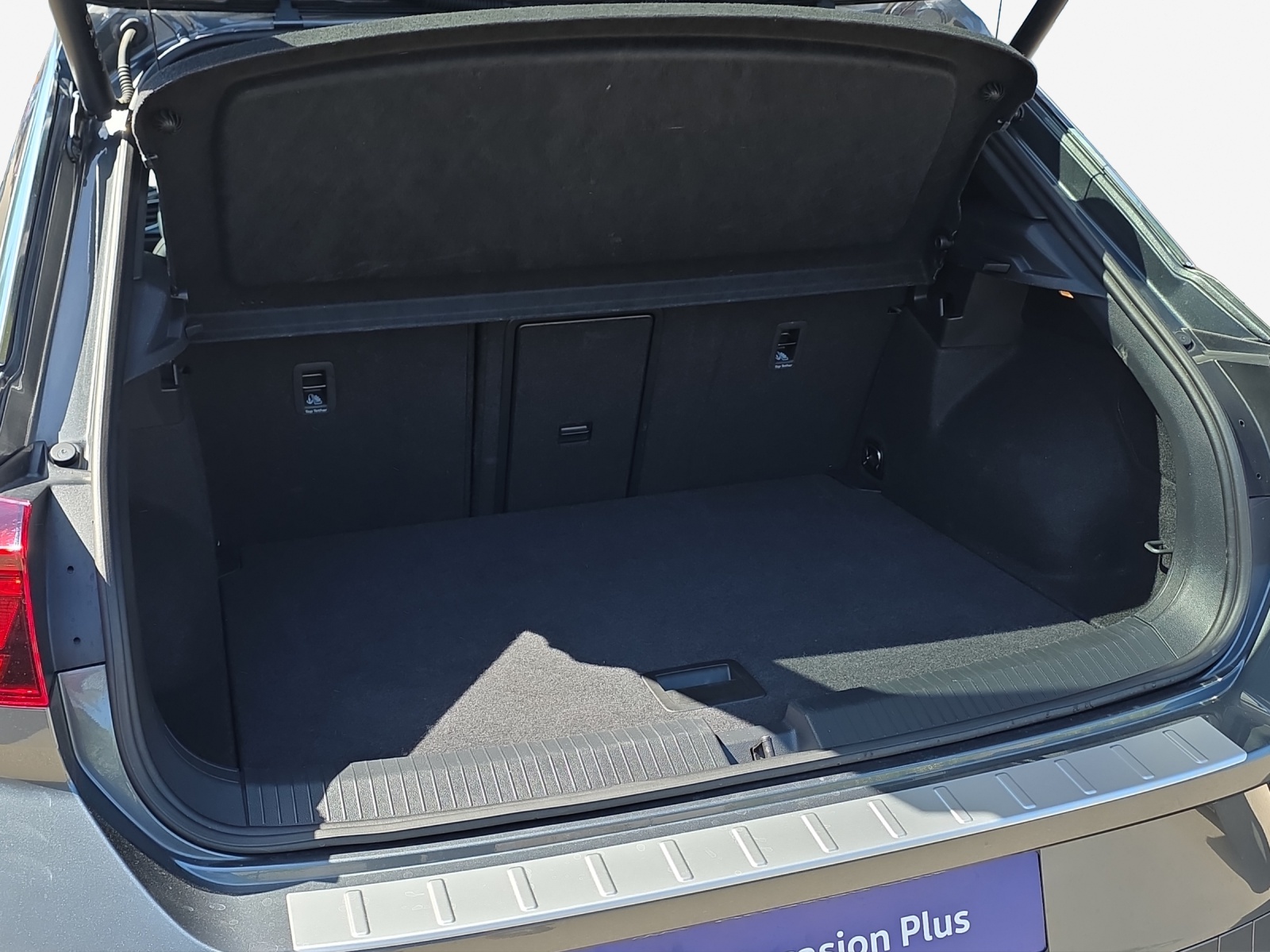 VW T-Roc 2.0 TSI R-Line DSG 4Motion-image-12