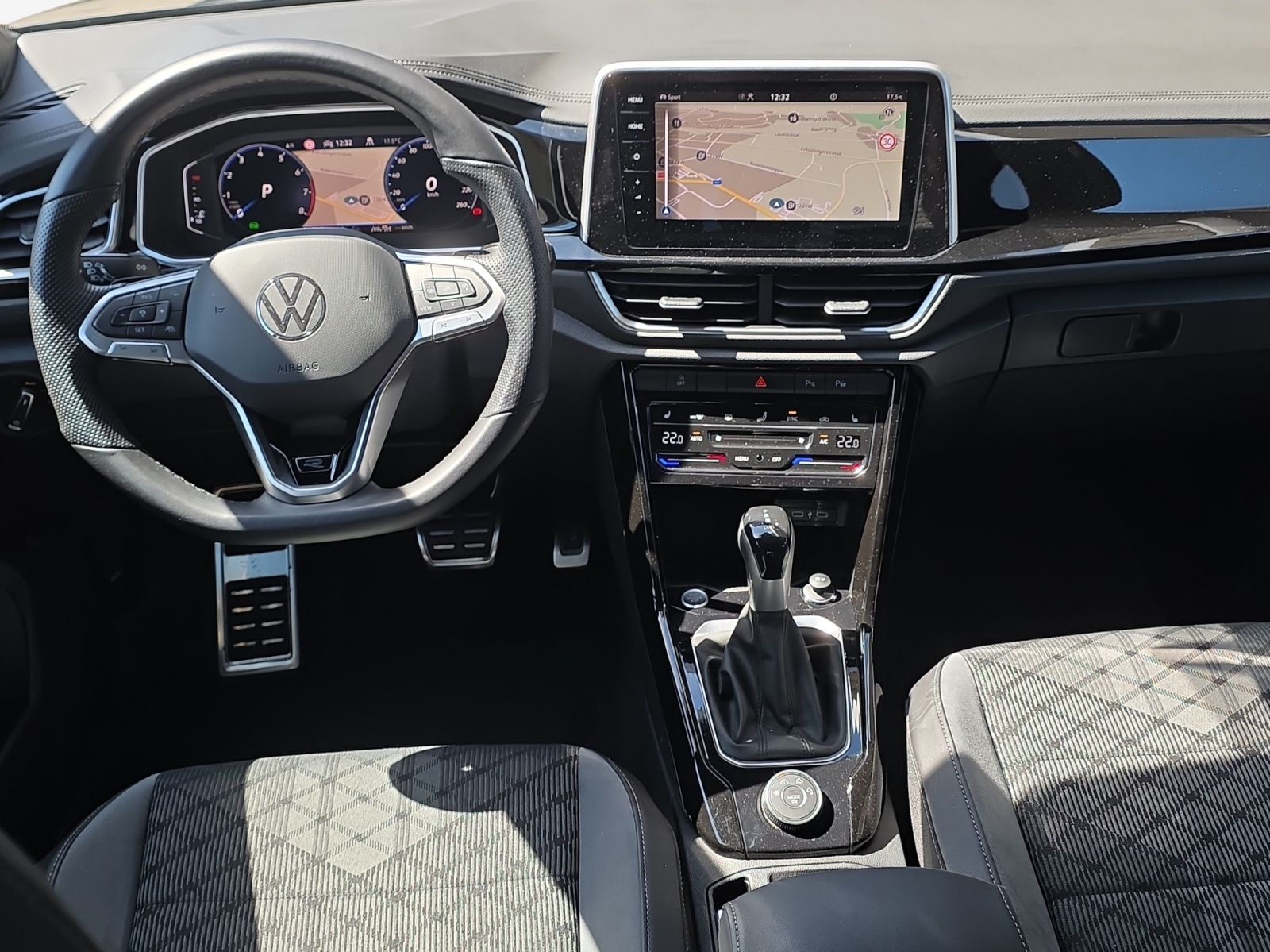 VW T-Roc 2.0 TSI R-Line DSG 4Motion-image-8