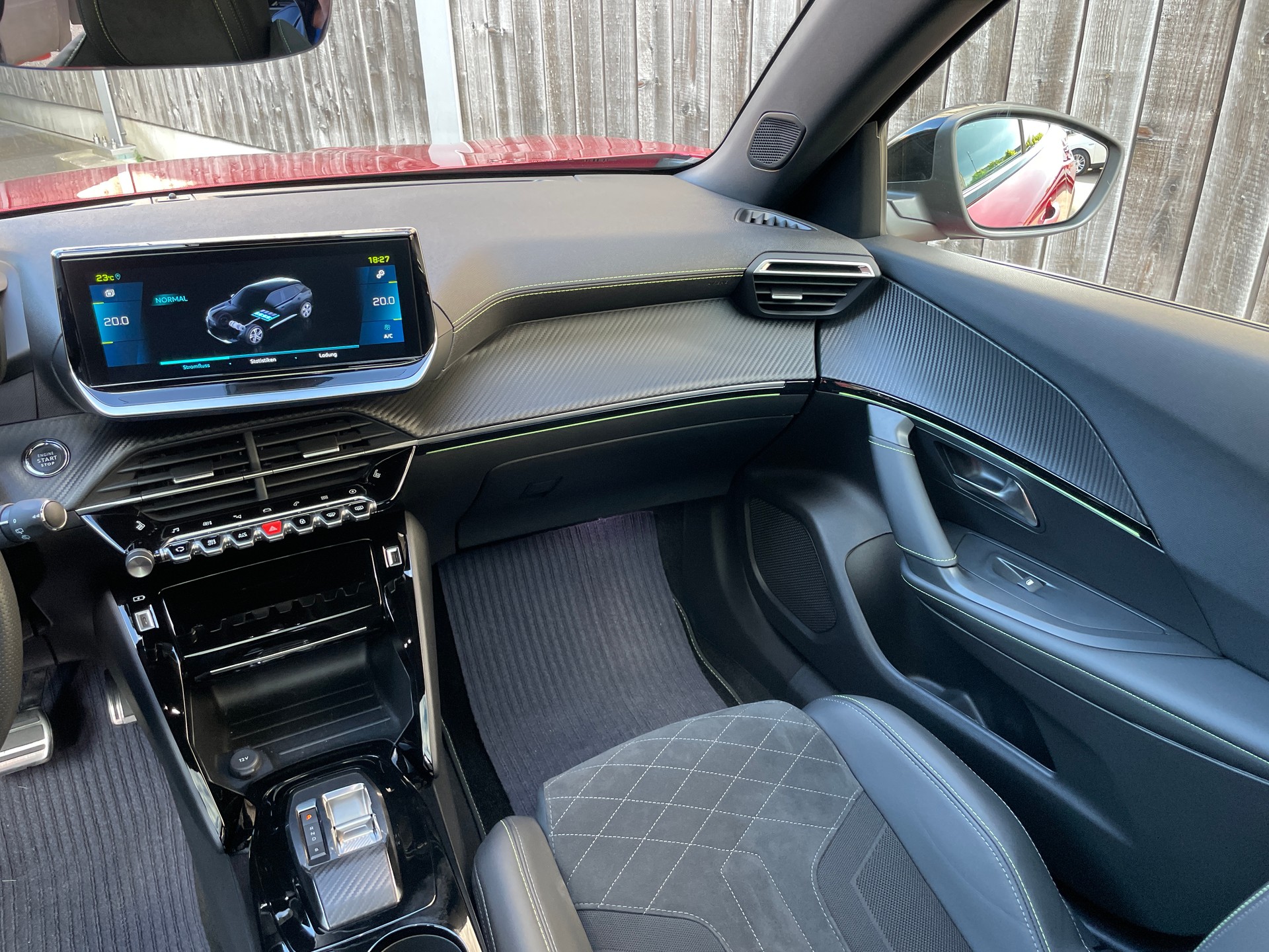 PEUGEOT 2008 e GT Pack-image-13