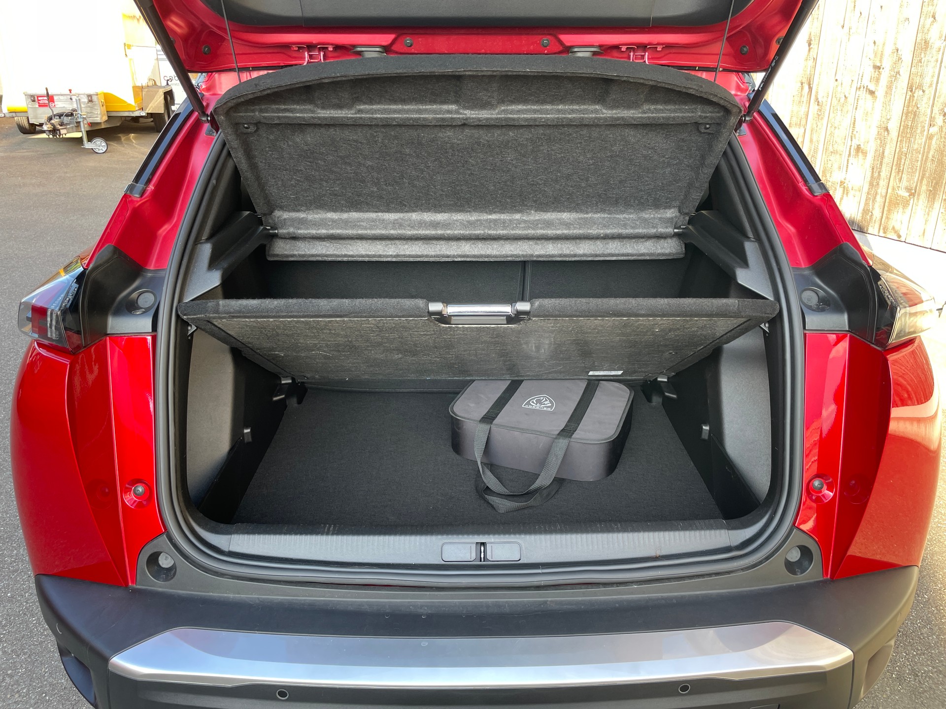 PEUGEOT 2008 e GT Pack-image-19