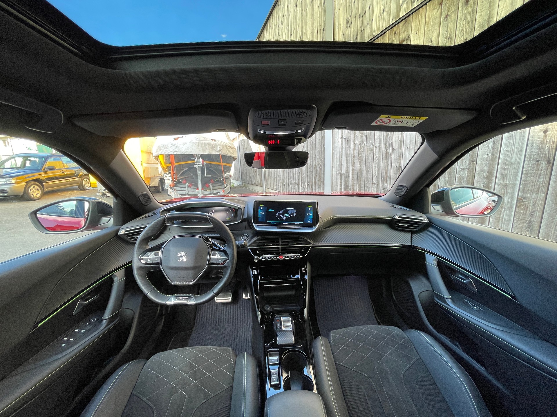 PEUGEOT 2008 e GT Pack-image-12