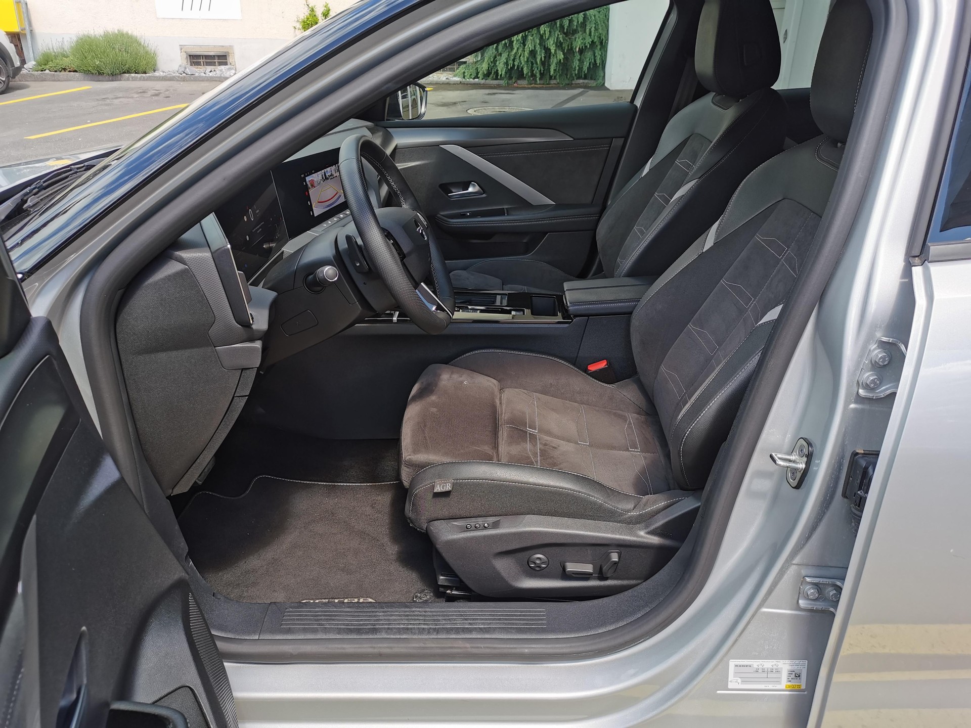 OPEL Astra 1.6 T PHEV 180 Swiss Premium-image-6