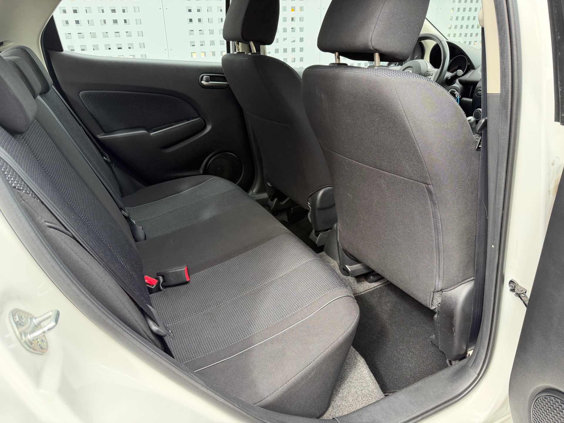 MAZDA 2 1.5i 16V Sport-image-27