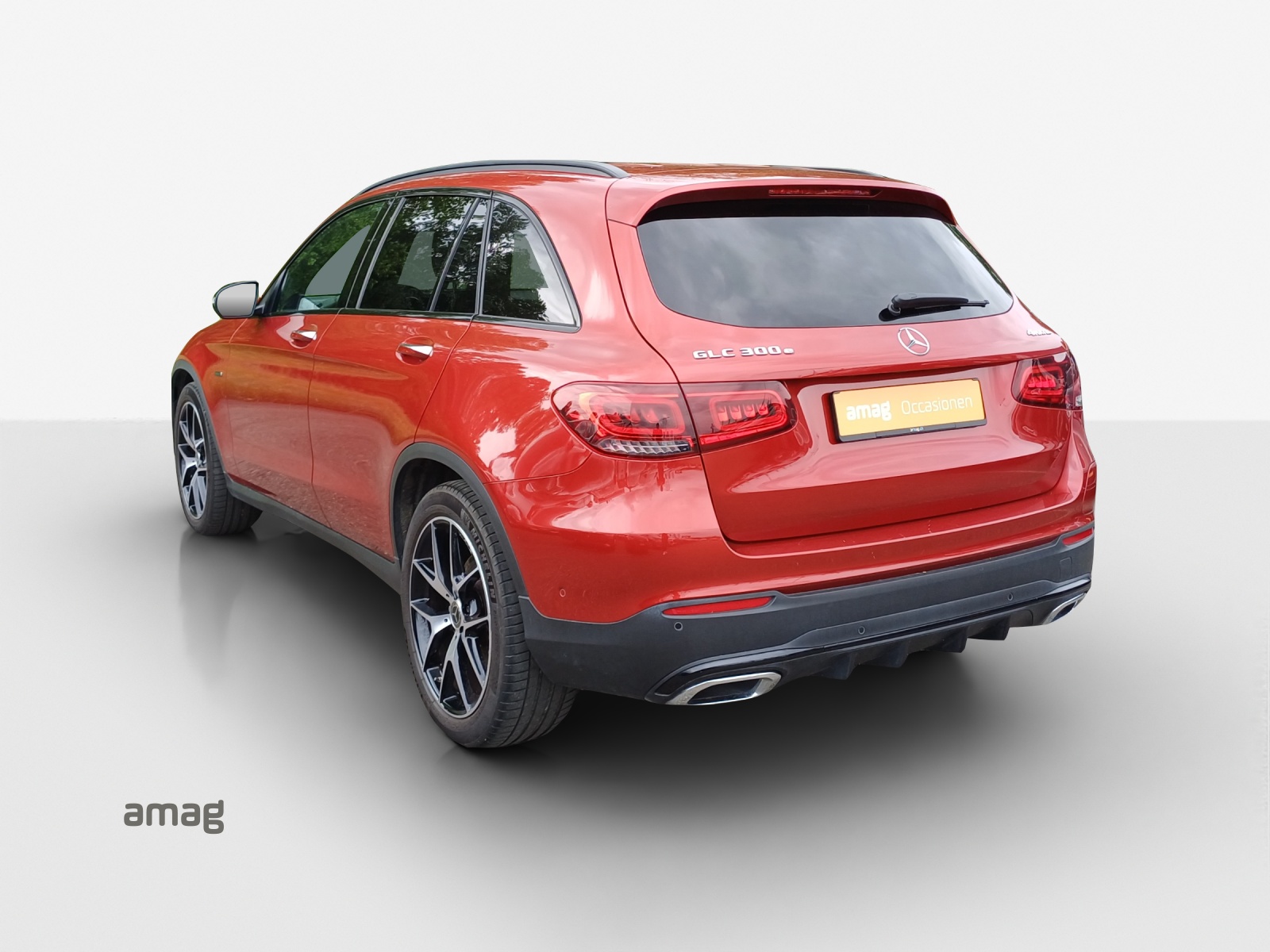 MERCEDES-BENZ GLC 300 e AMG Line 4Matic 9G-Tronic-showroom-element-2