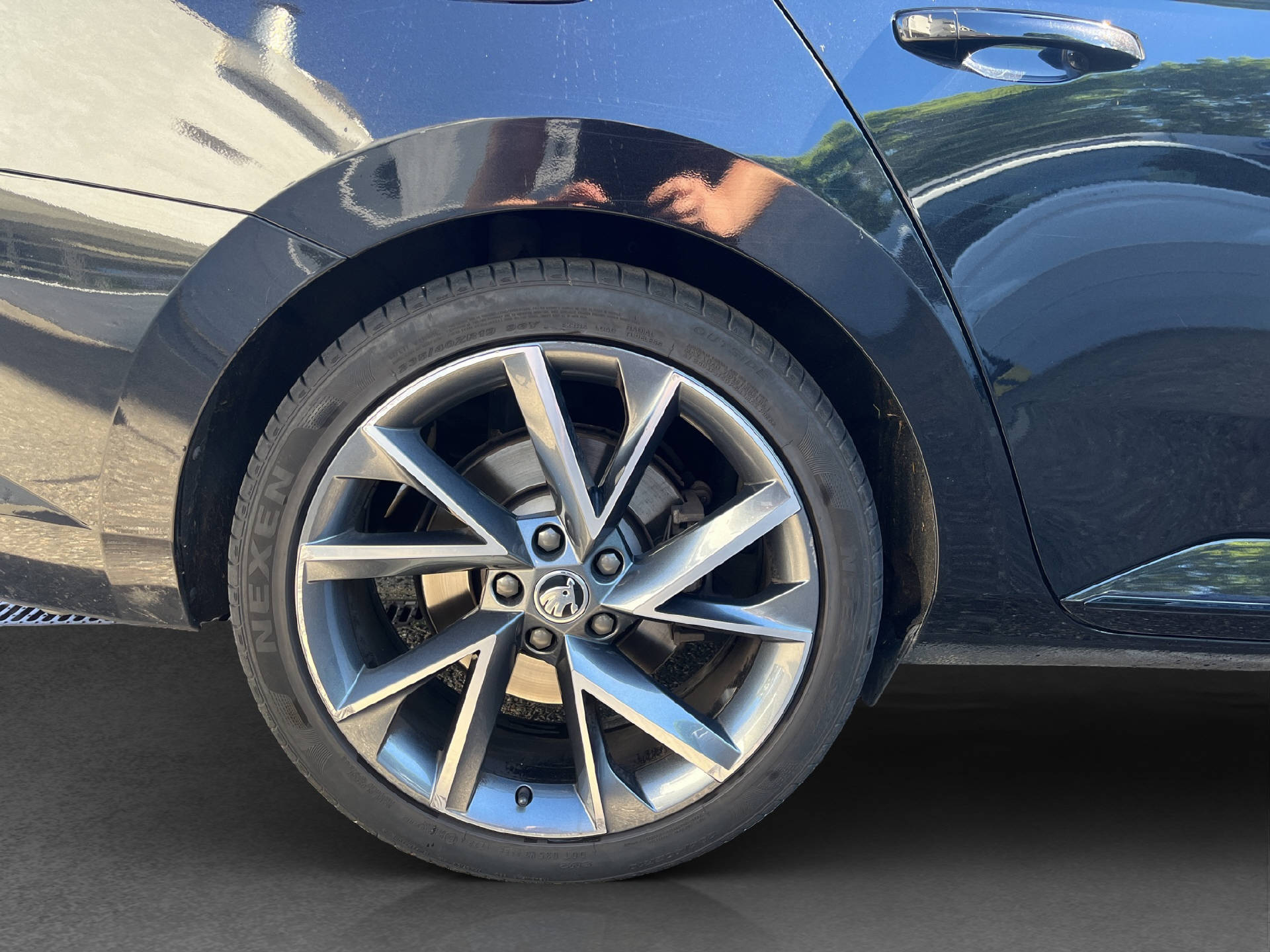 SKODA Superb Combi 2.0 TSI 280 SportLine+ 4x4 DSG-image-24
