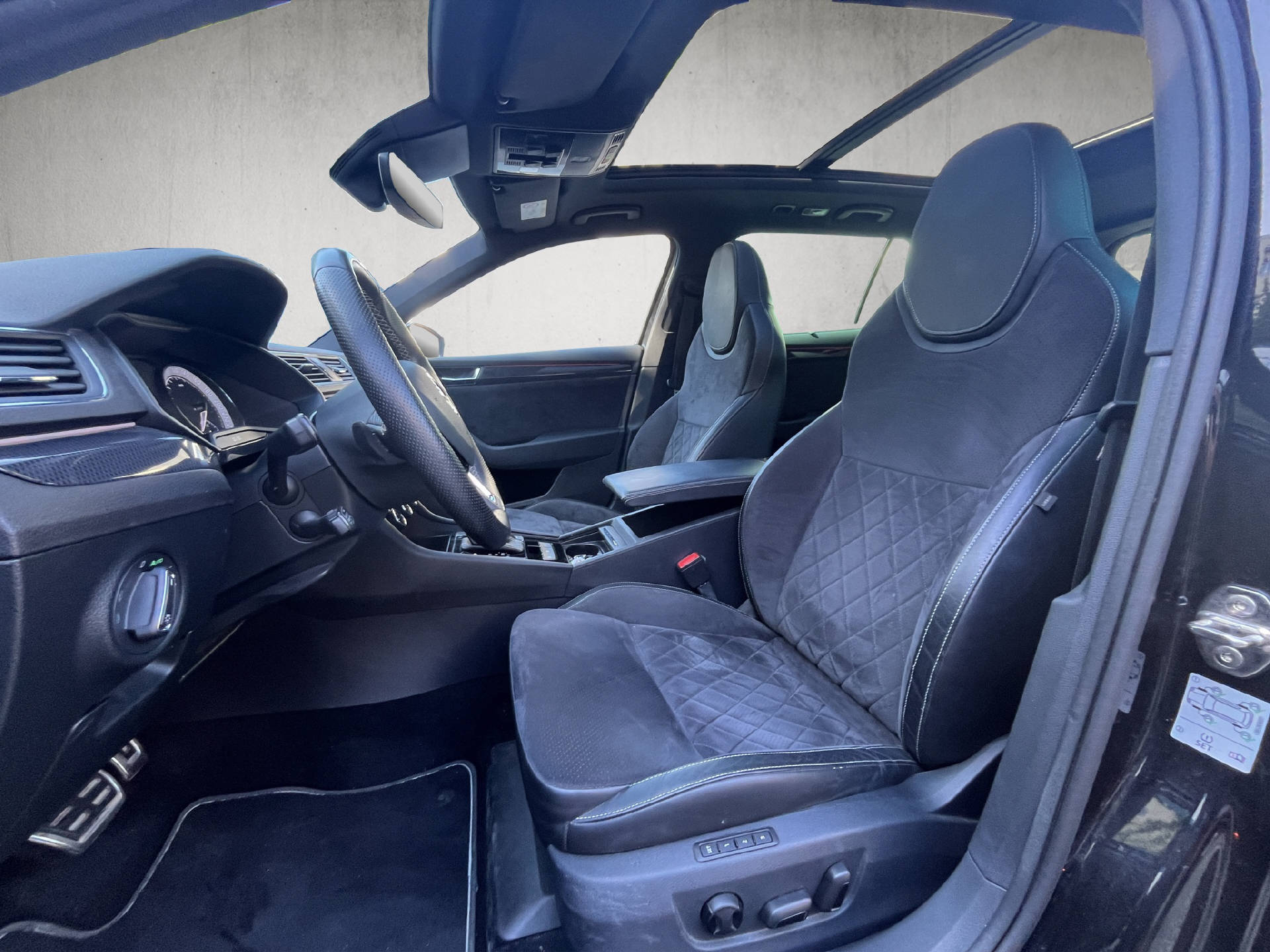 SKODA Superb Combi 2.0 TSI 280 SportLine+ 4x4 DSG-image-9