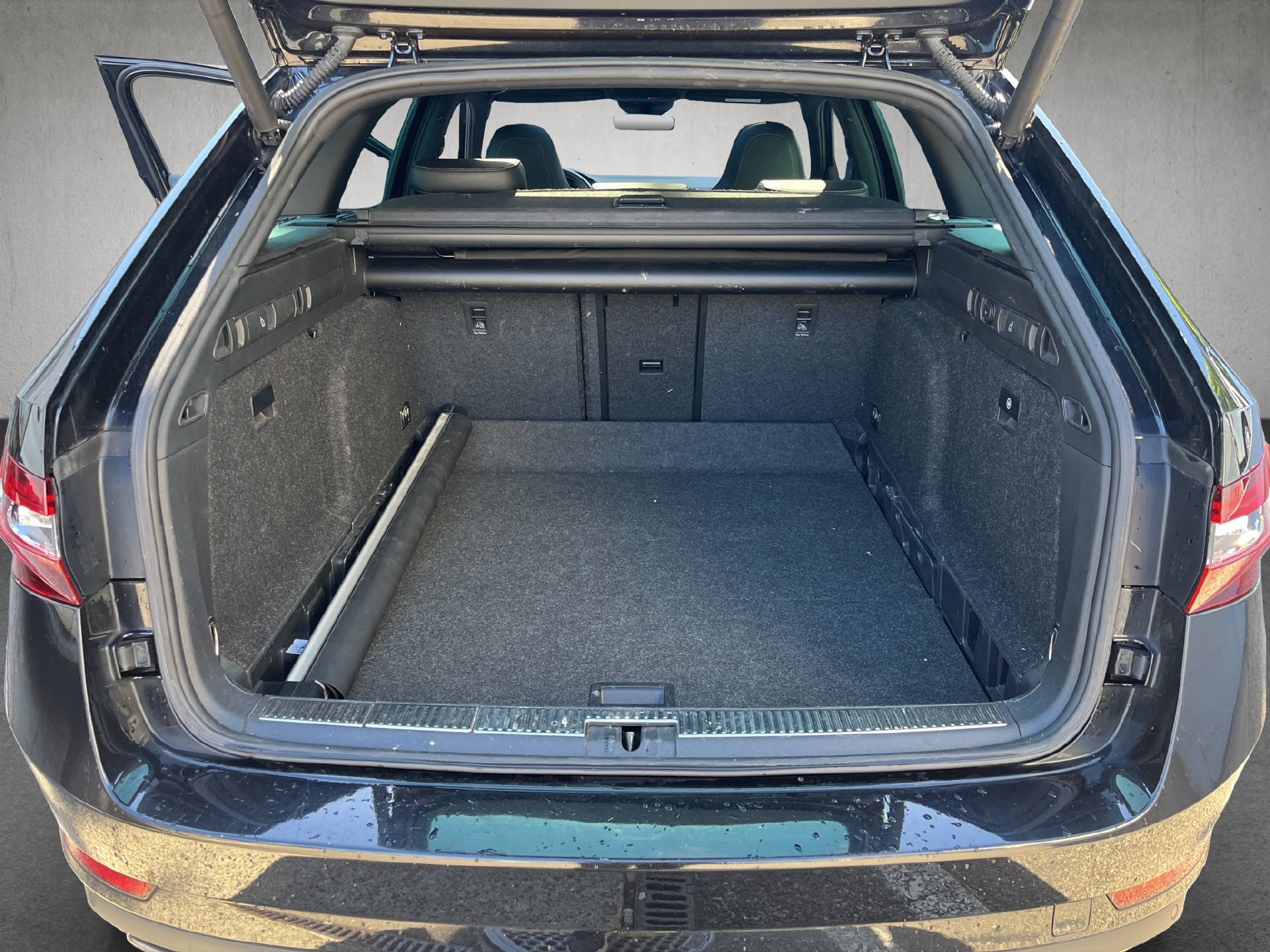 SKODA Superb Combi 2.0 TSI 280 SportLine+ 4x4 DSG-image-20