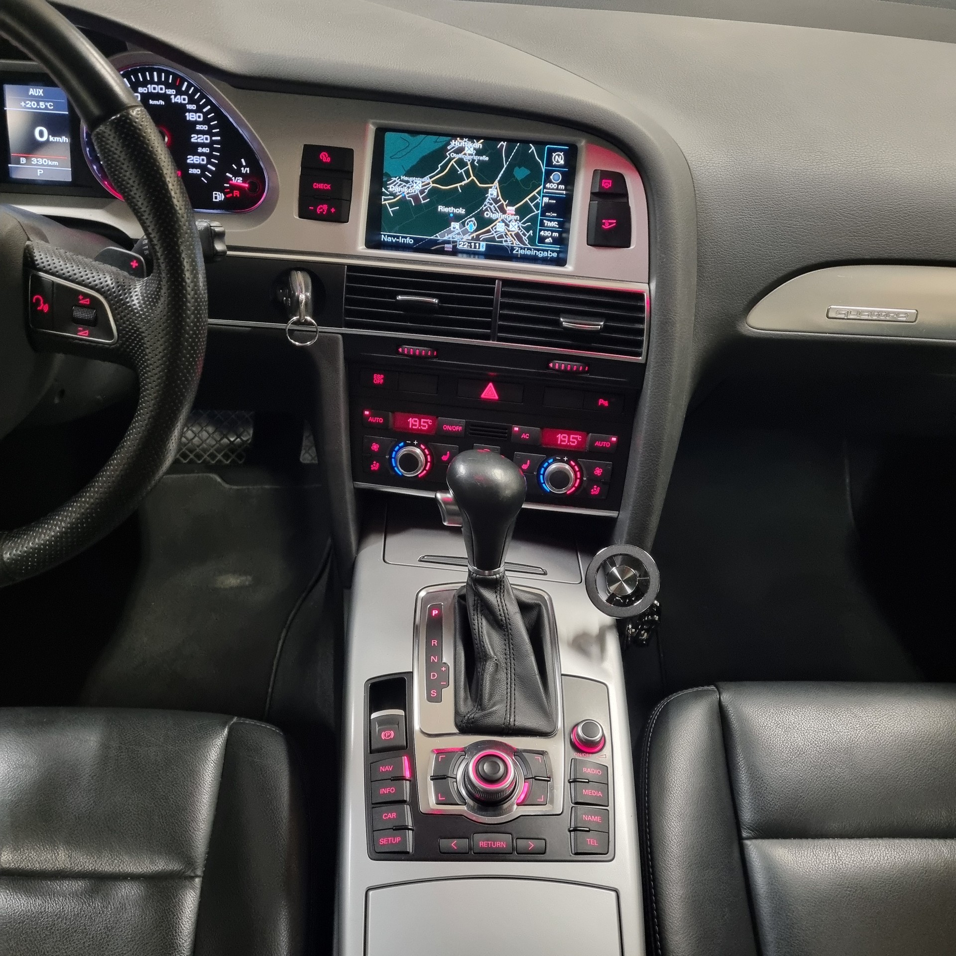 AUDI A6 Avant 3.0 V6 TDI quattro tiptronic-image-15