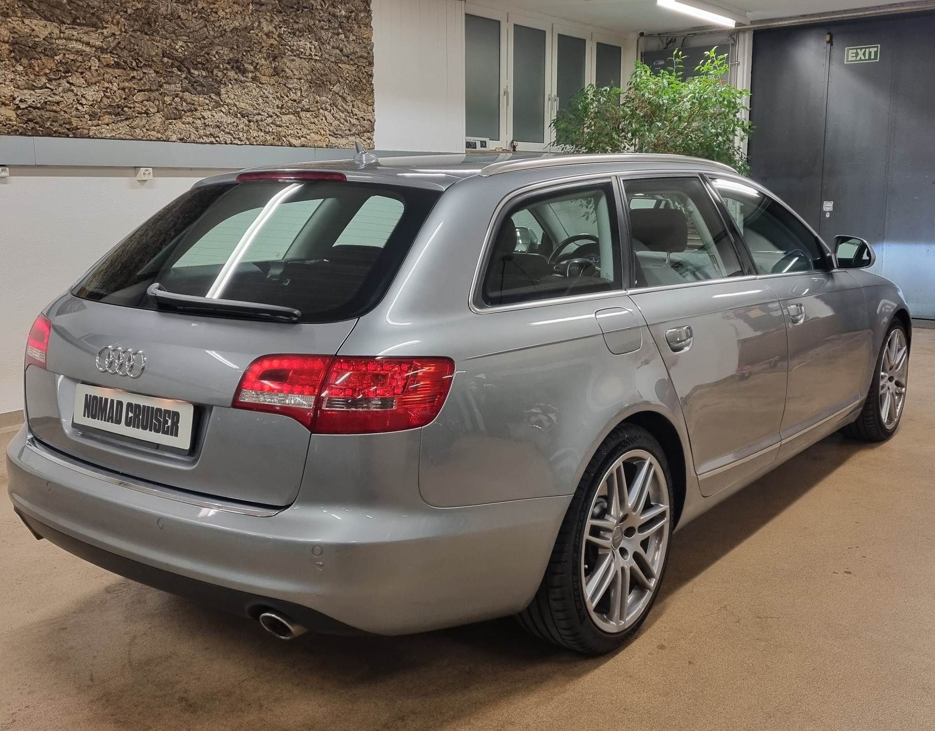 AUDI A6 Avant 3.0 V6 TDI quattro tiptronic-image-4