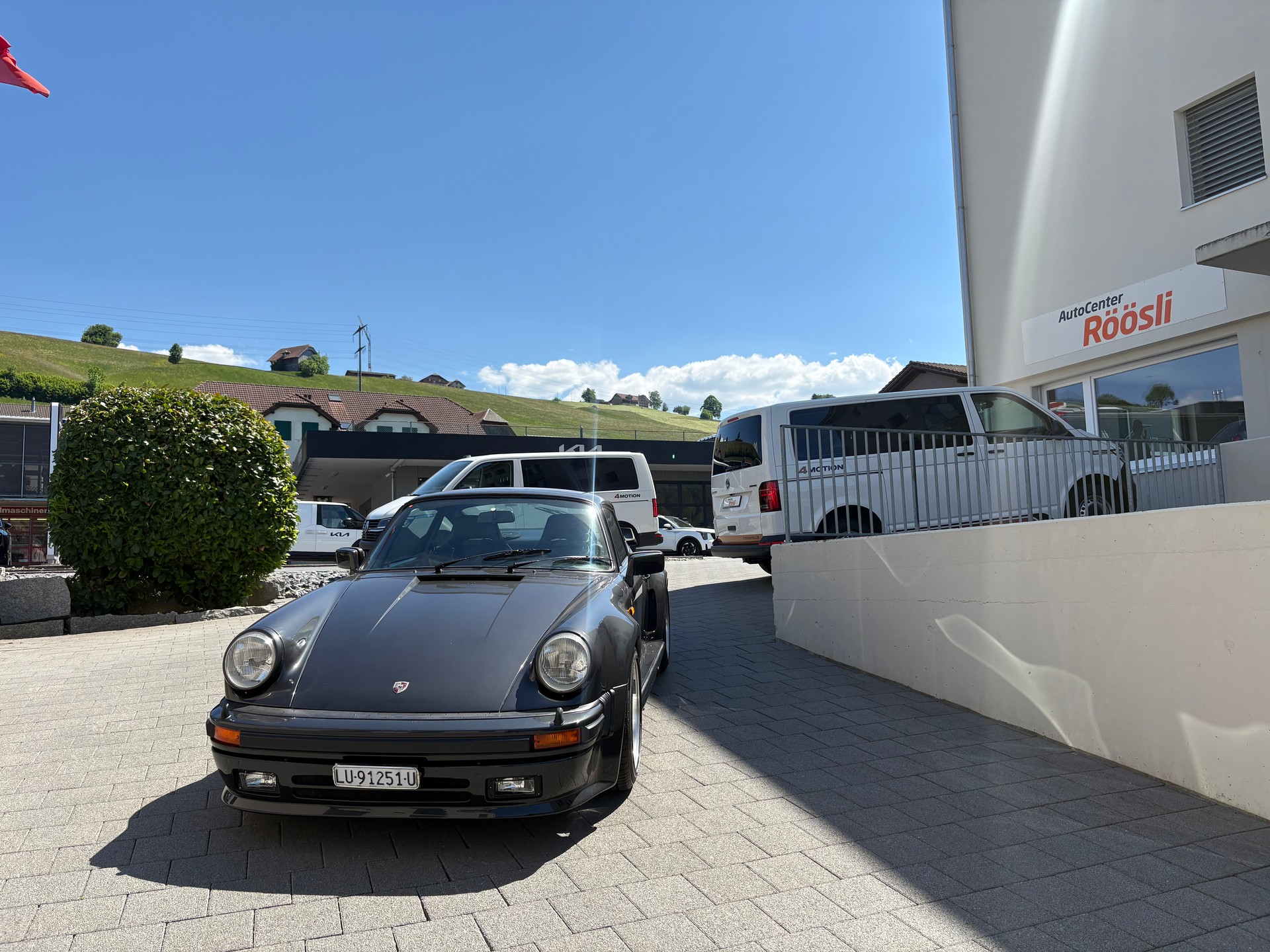 PORSCHE 911 Turbo-image-14