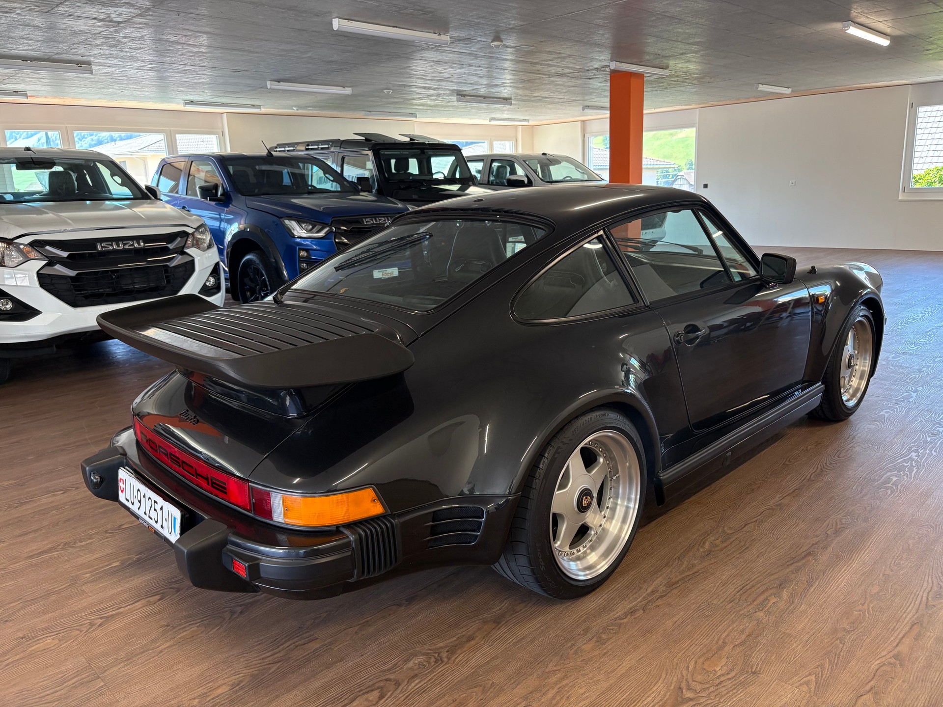 PORSCHE 911 Turbo-image-4