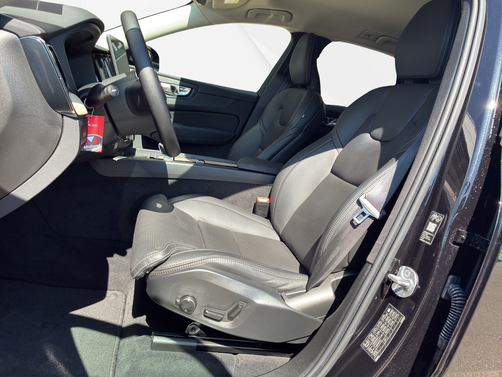 VOLVO XC60 2.0 T8 TE Plus Dark eAWD-image-9