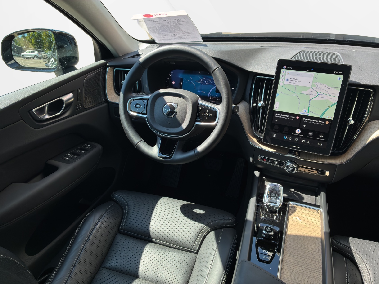 VOLVO XC60 2.0 T8 TE Plus Dark eAWD-image-10