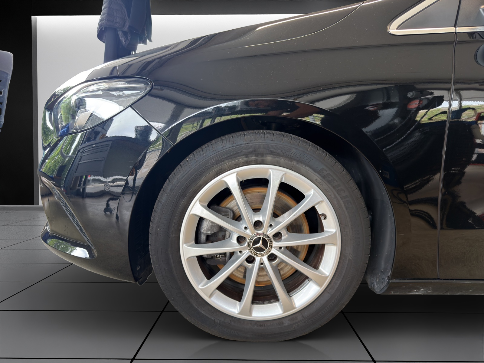 MERCEDES-BENZ B 220 4Matic Progressive-image-5