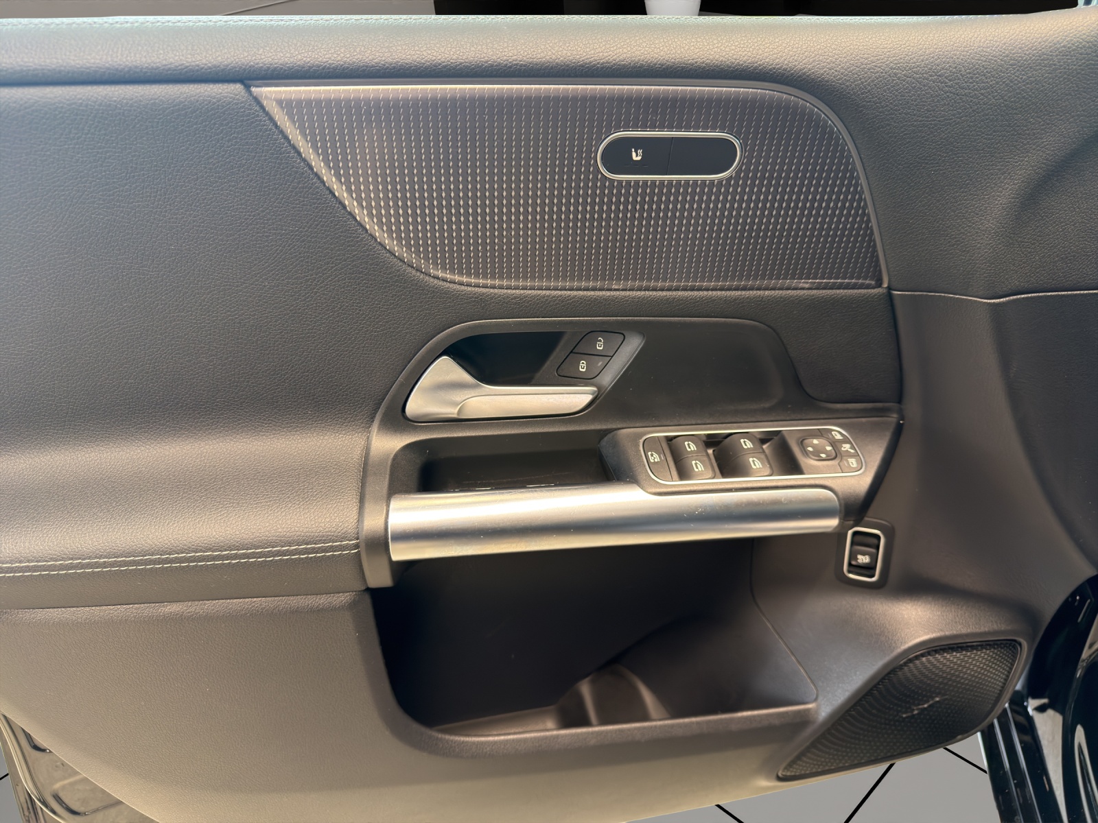 MERCEDES-BENZ B 220 4Matic Progressive-image-9