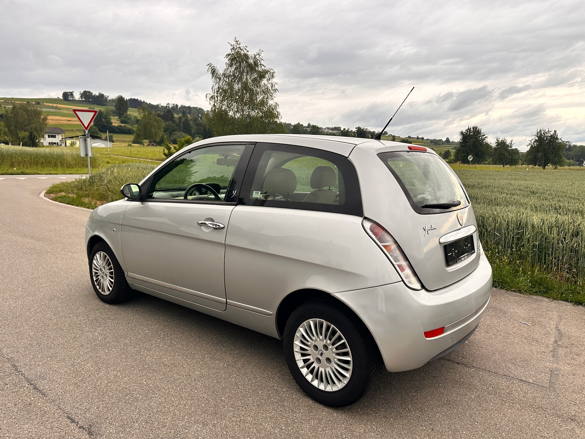 LANCIA Ypsilon 1.4 16V Platino-image-10