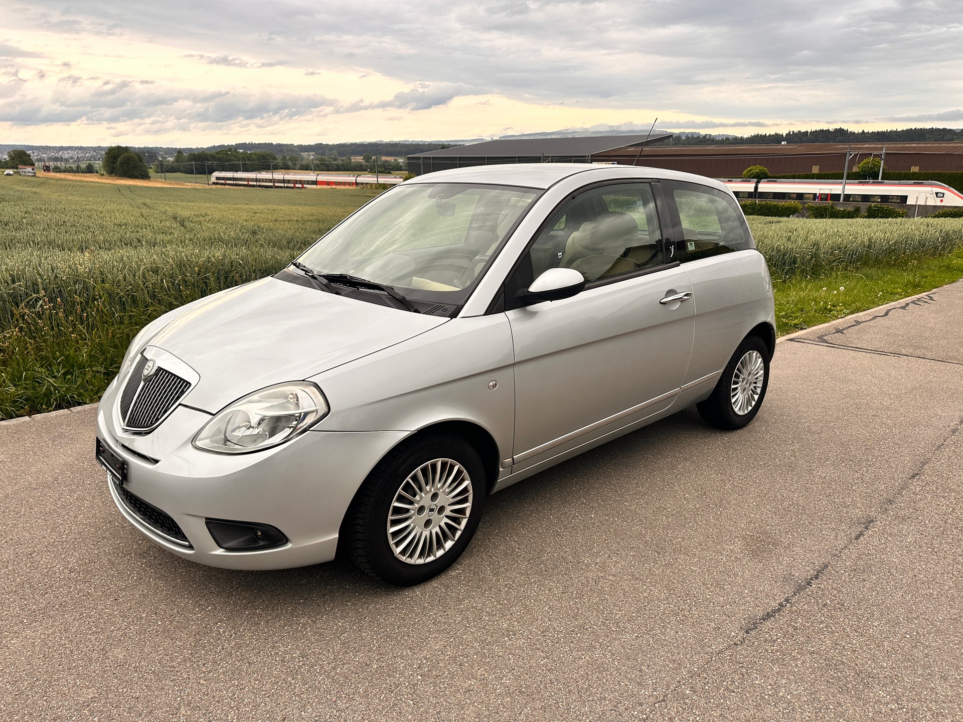 LANCIA Ypsilon 1.4 16V Platino-image-8