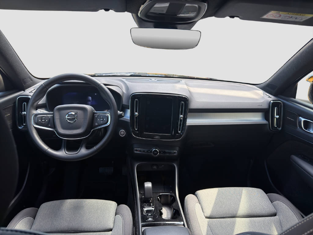 VOLVO XC40 2.0 B3 MH Plus Dark-image-10