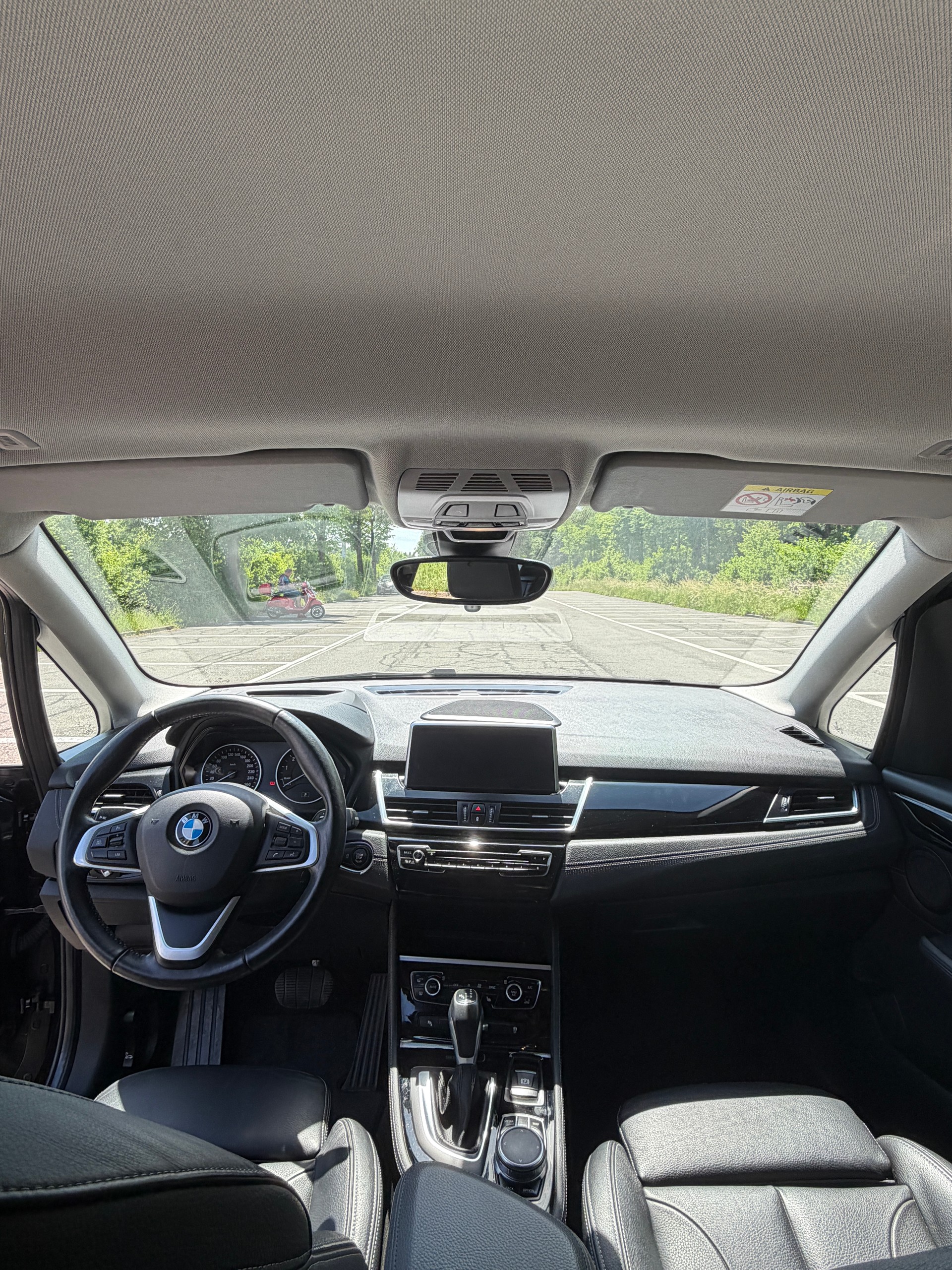 BMW 225i xDrive-image-4