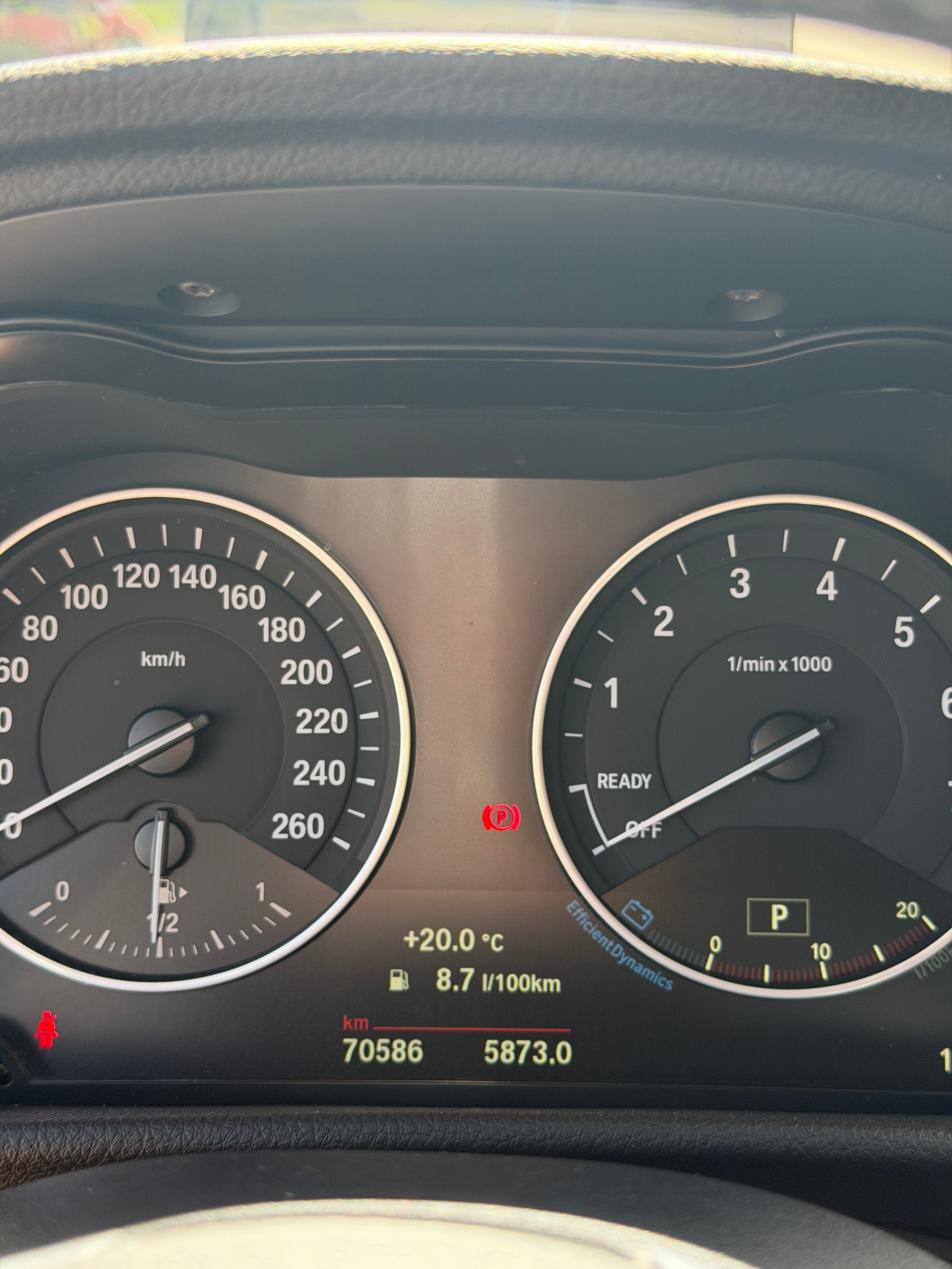 BMW 225i xDrive-image-8