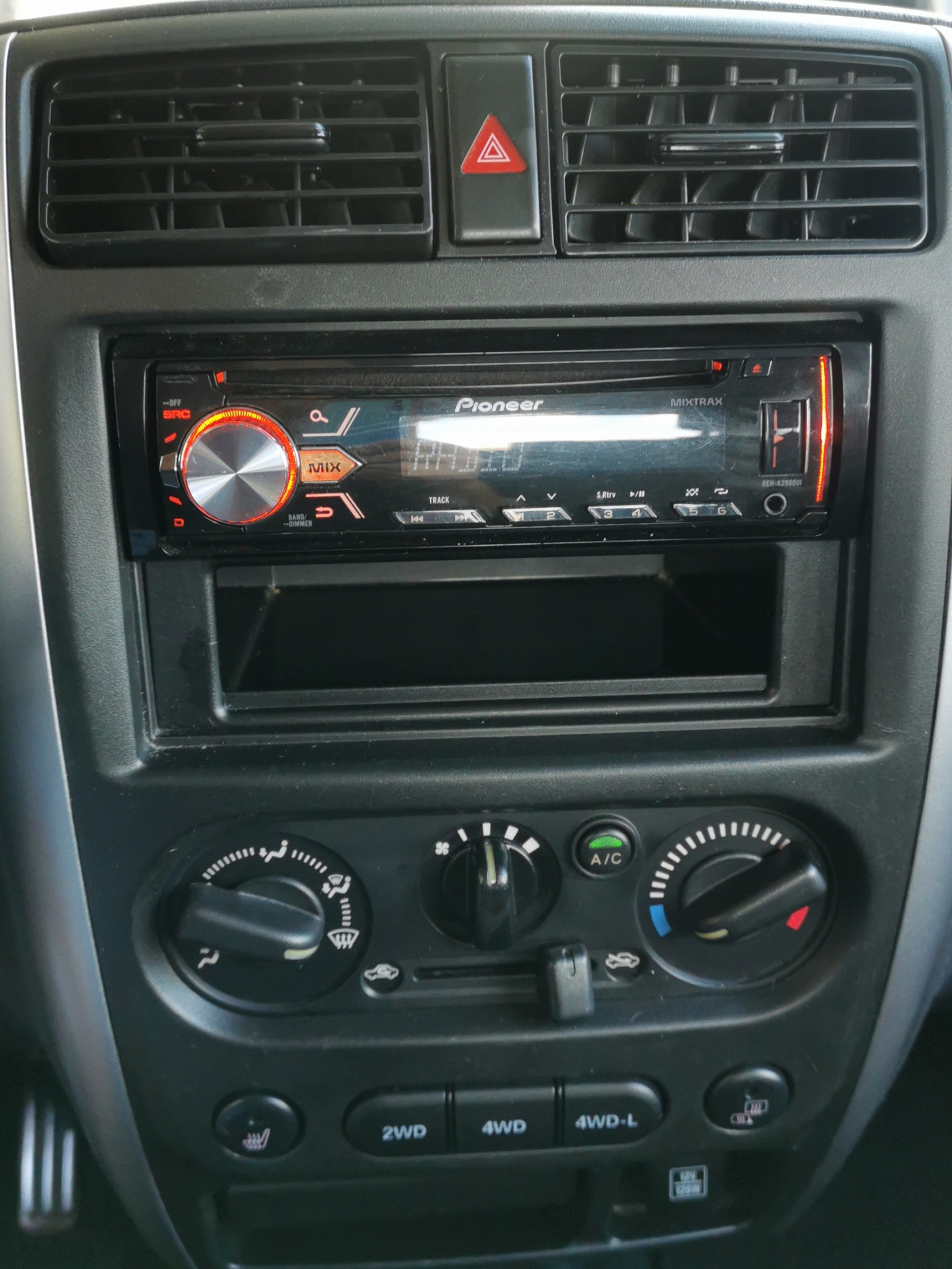 SUZUKI Jimny 1.3 16V Compact Top-image-17