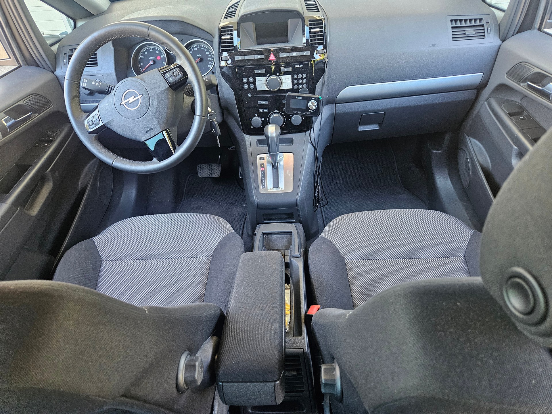 OPEL Zafira 2.2i 16V Anniversary Edition Automatic-image-13