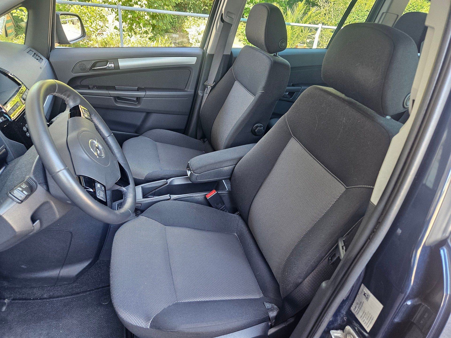 OPEL Zafira 2.2i 16V Anniversary Edition Automatic-image-7