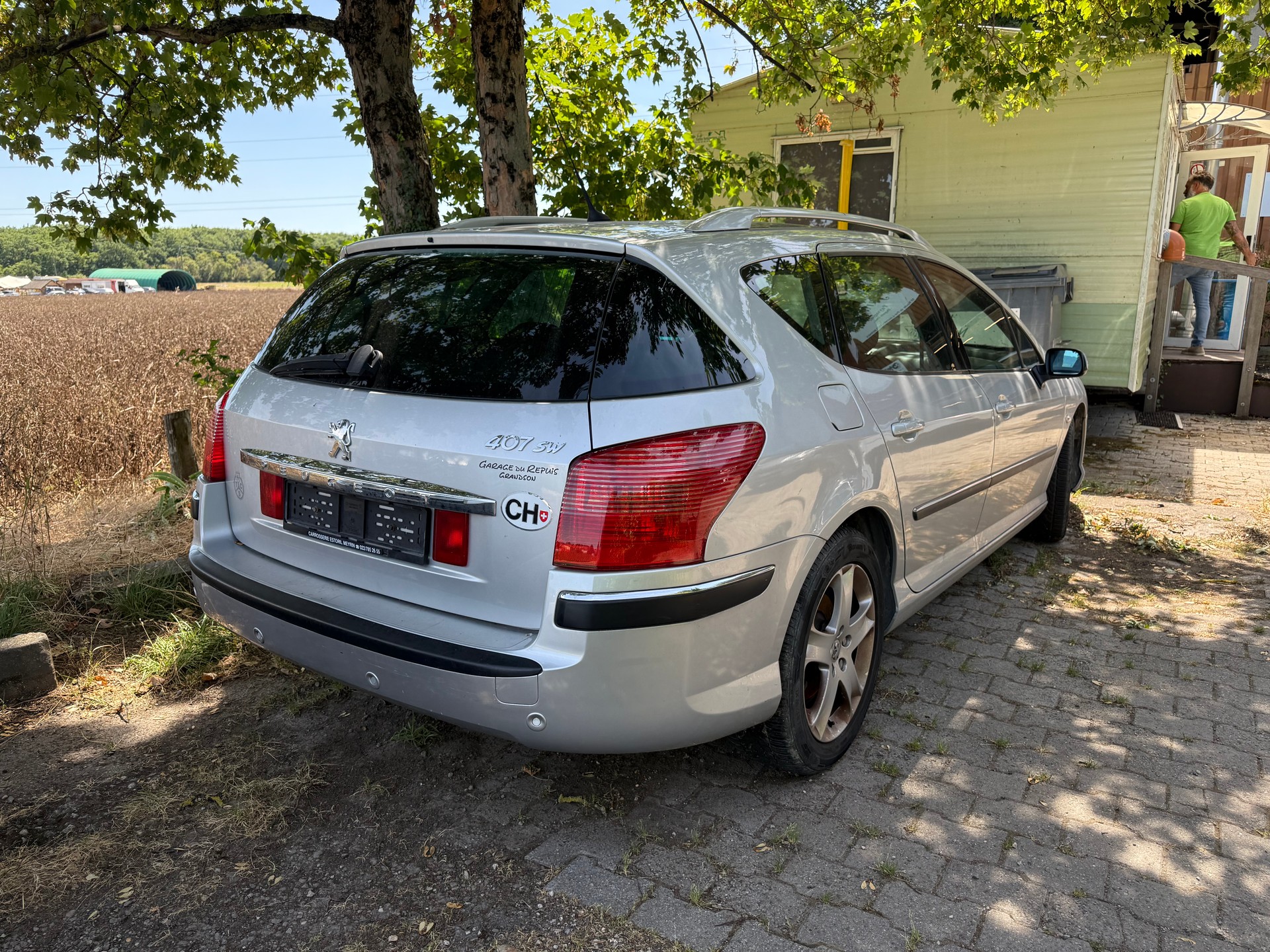PEUGEOT 407 SW 2.0 HDI SV Executive-image-2