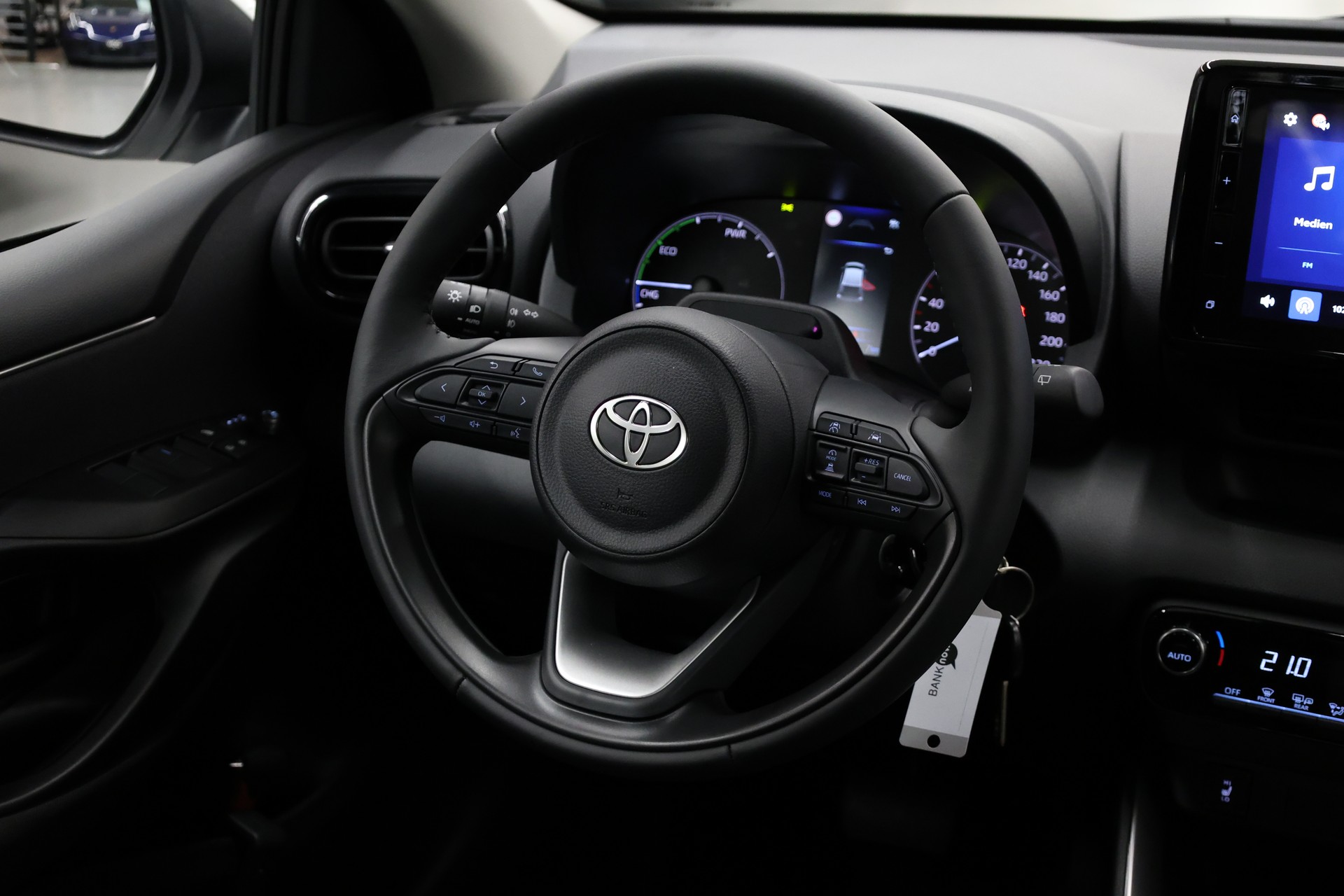 TOYOTA Yaris 1.5 Active Drive e-CVT-image-20