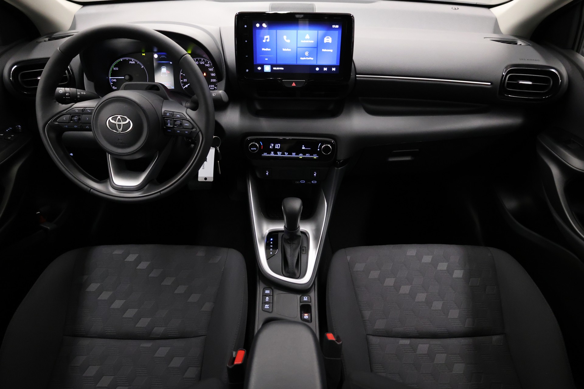 TOYOTA Yaris 1.5 Active Drive e-CVT-image-14