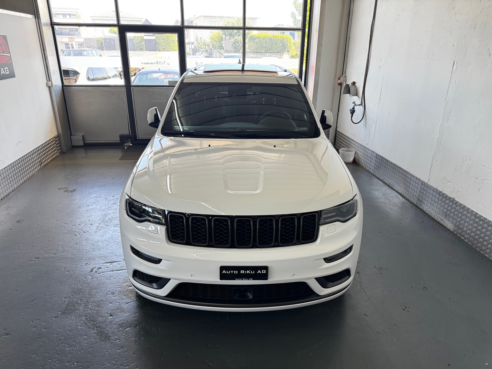 JEEP Grand Cherokee 3.0 CRD S Automatic-showroom-element-2