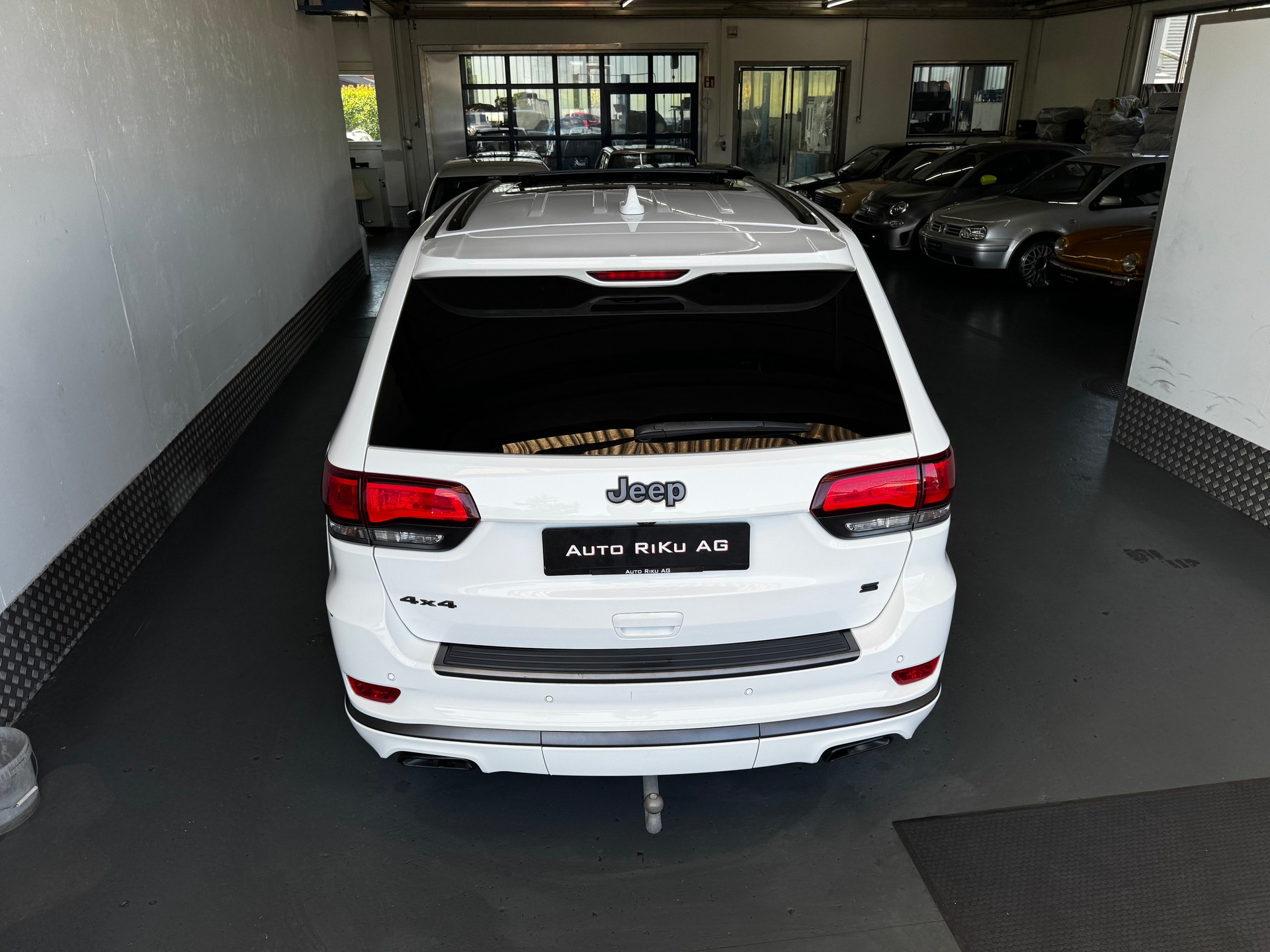 JEEP Grand Cherokee 3.0 CRD S Automatic-image-9