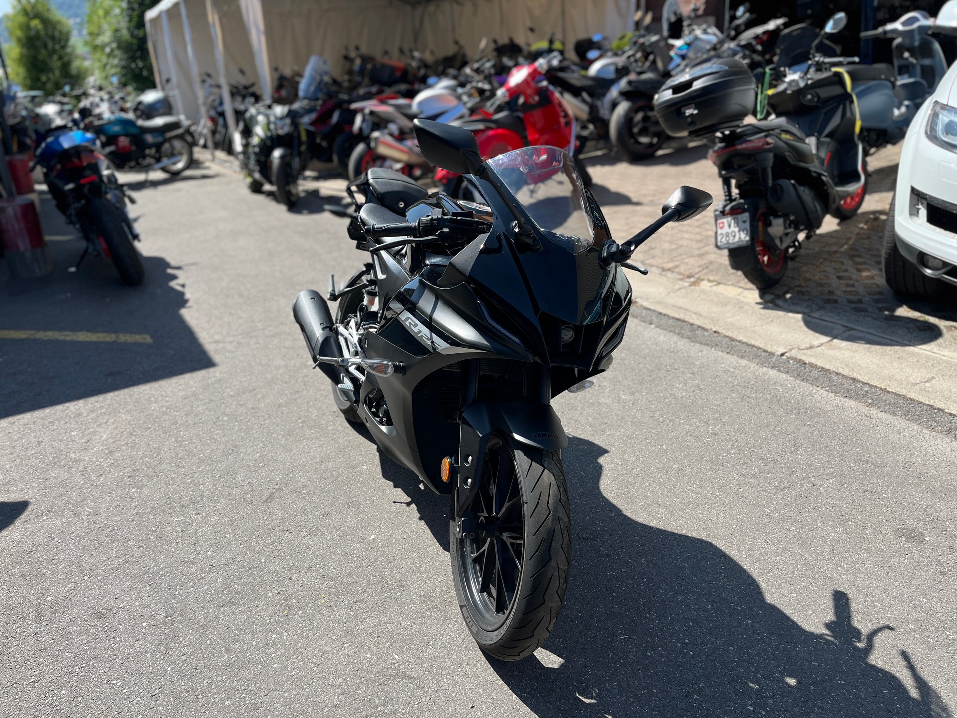 YAMAHA YZF-R 125 ABS-showroom-element-2