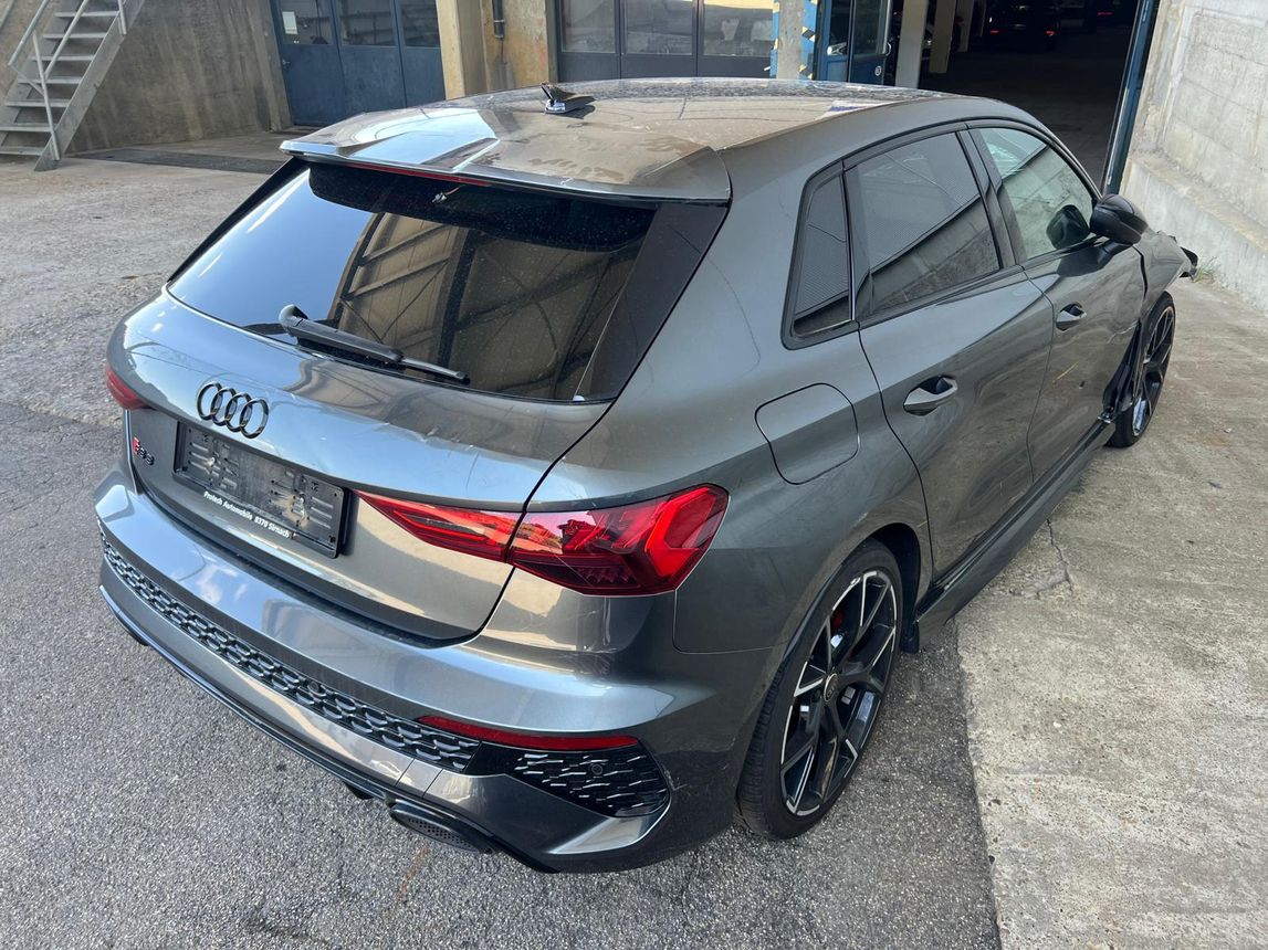 AUDI RS3 Sportback 2.5 TSI quattro S-tronic-image-2