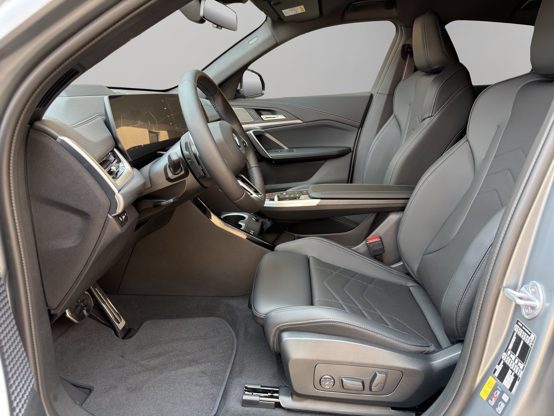 BMW iX2 xDrive 30 M Sport Pro-image-9