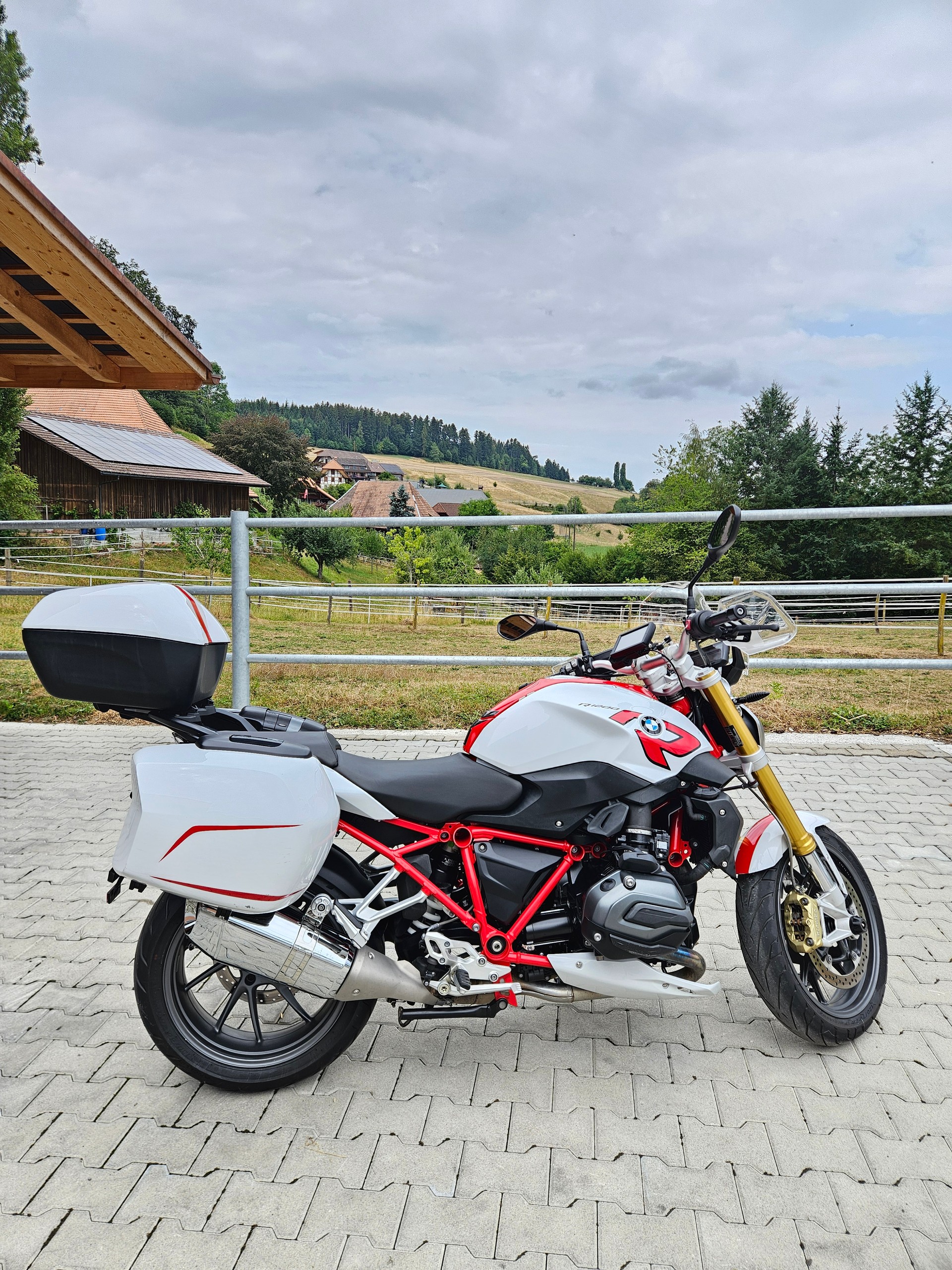 BMW R 1200 R ABS-image-2