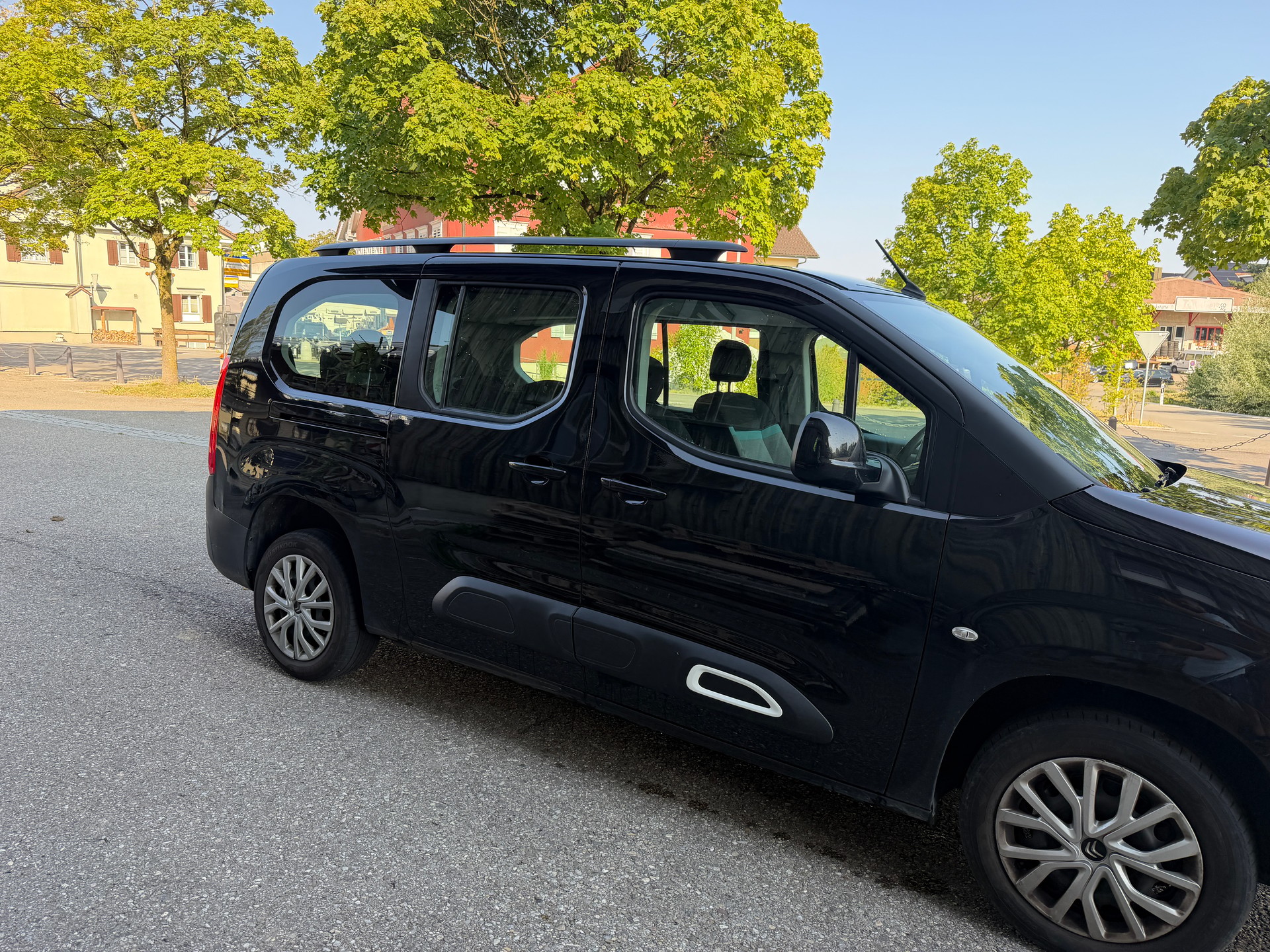CITROEN Berlingo XL 1.2i PureTech 7 Plätze Live-image-7