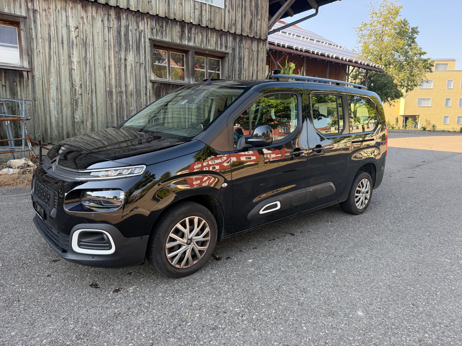 CITROEN Berlingo XL 1.2i PureTech 7 Plätze Live-image-3