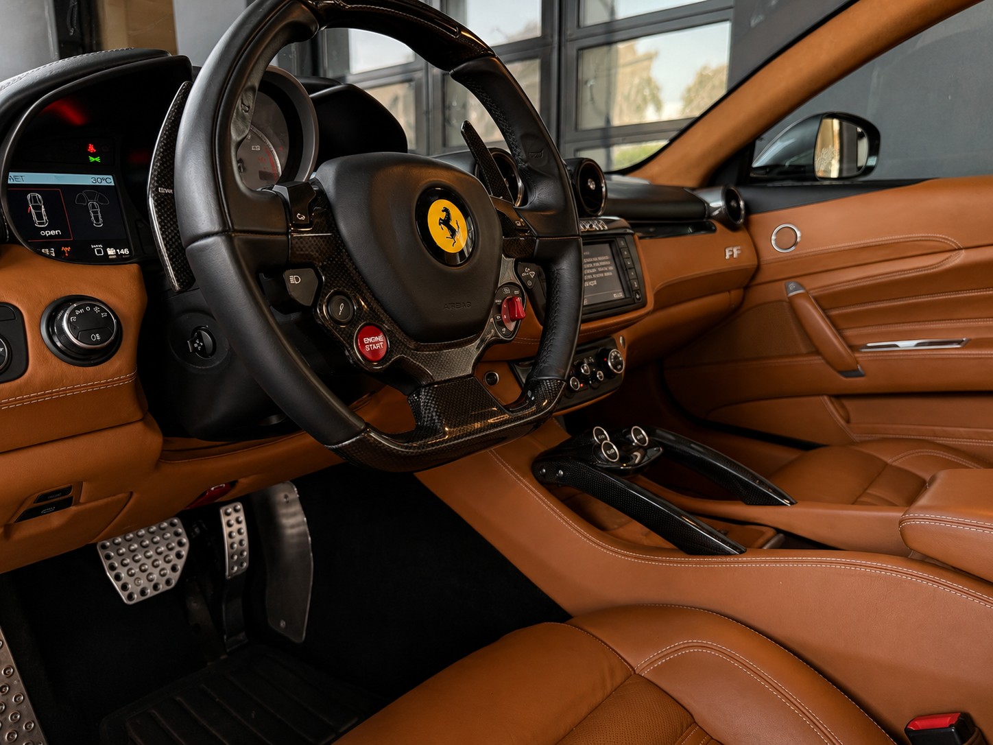 FERRARI FF-image-11
