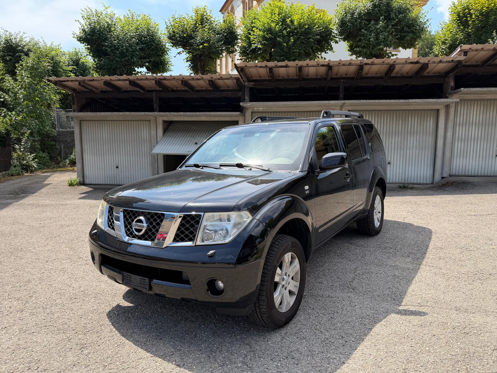 NISSAN Pathfinder 4.0 LE