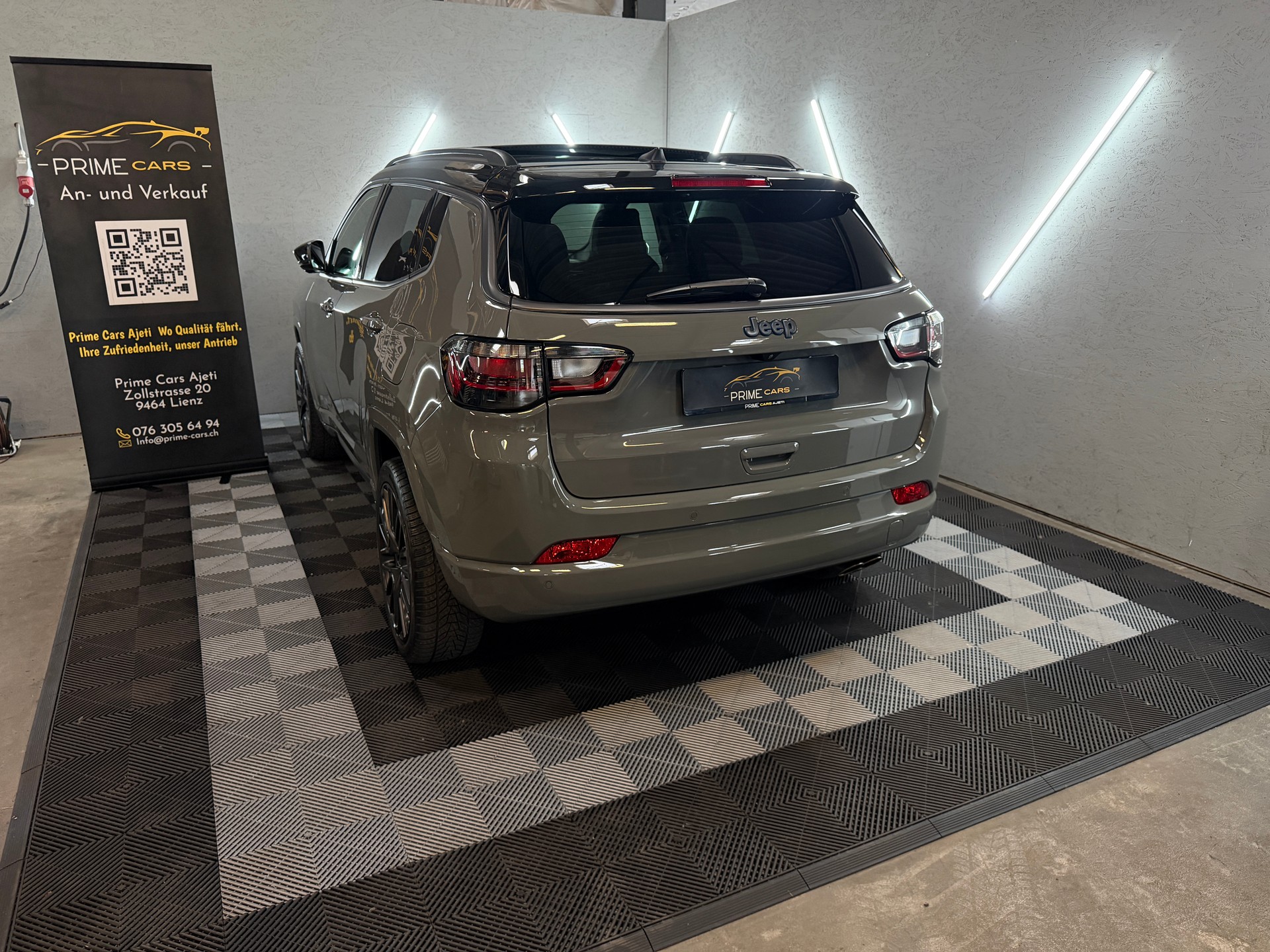 JEEP Compass 1.3 T PHEV S AWD-image-12