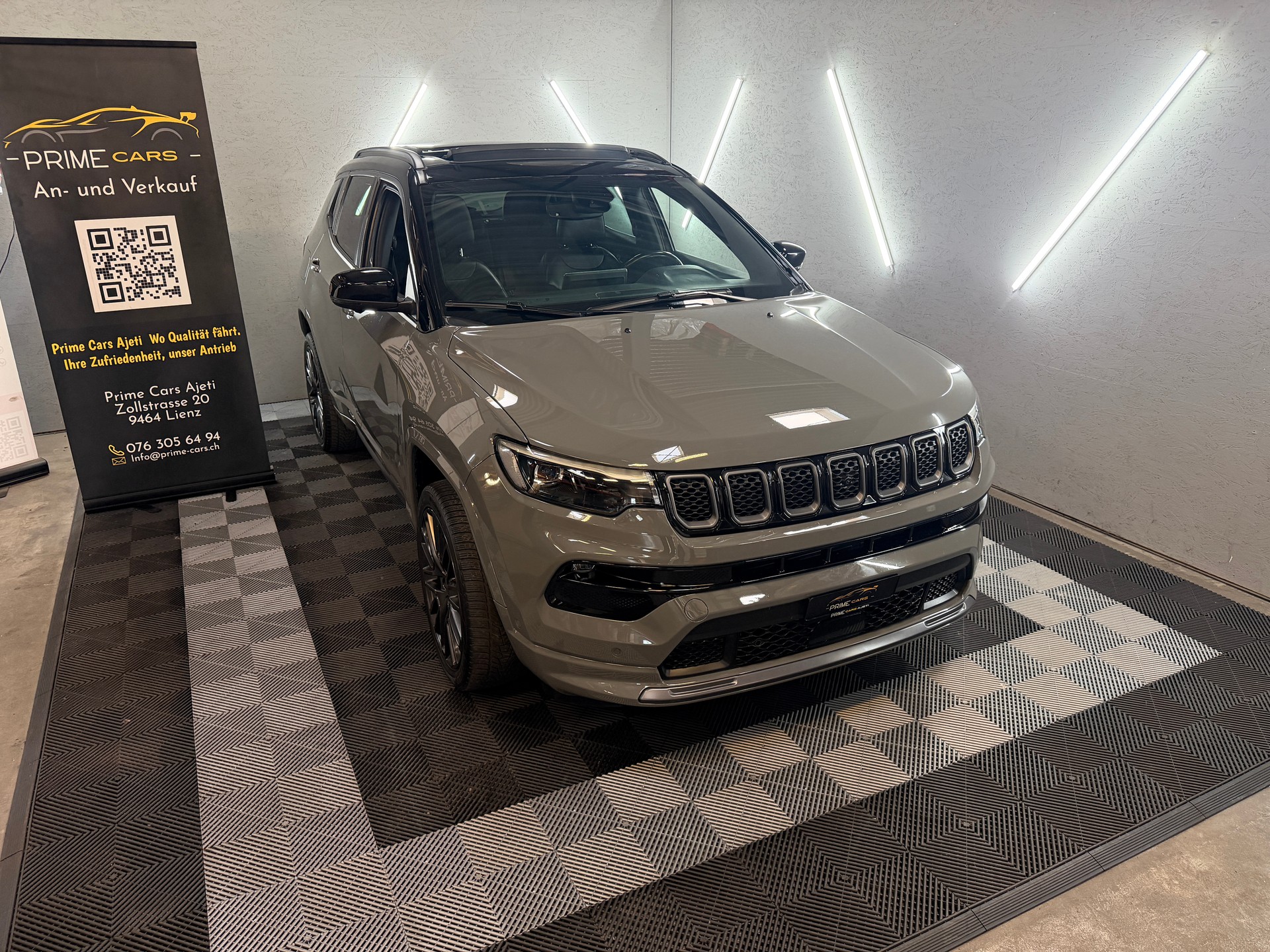 JEEP Compass 1.3 T PHEV S AWD-showroom-element-1